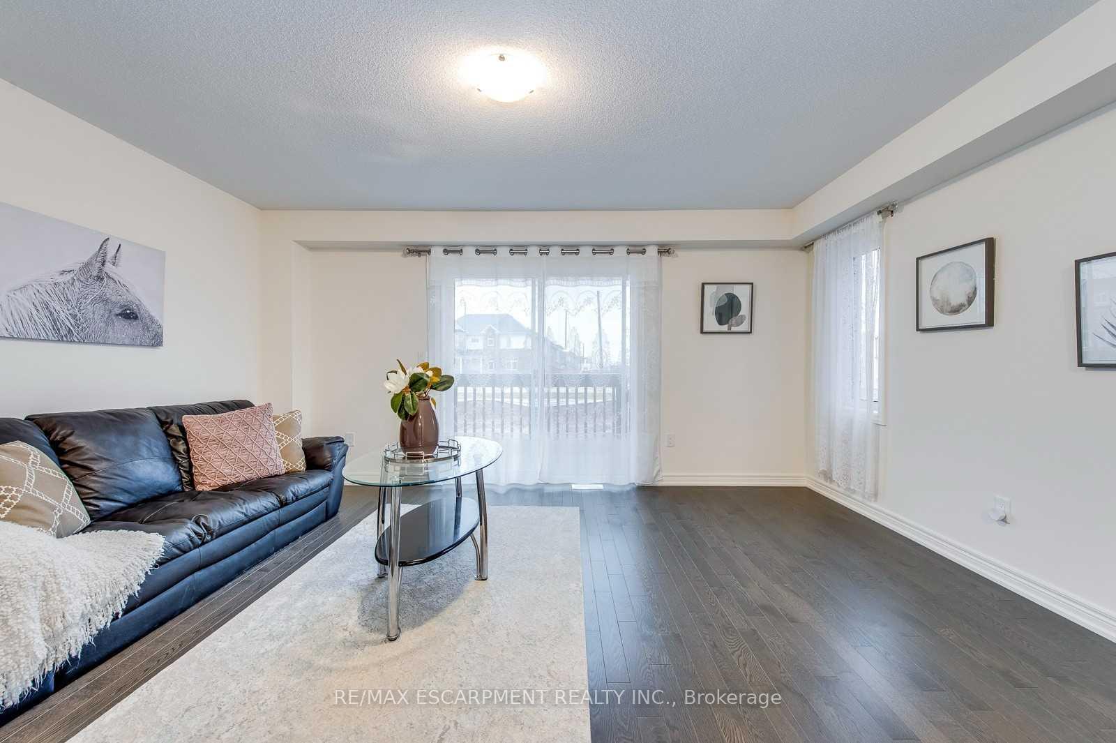 Photo 5 of 3968 Thomas Alton Boulevard, Burlington, Alton — HOMEH