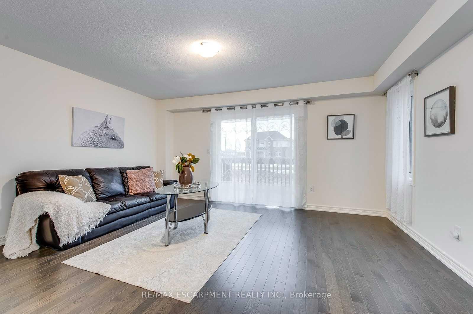 Photo 6 of 3968 Thomas Alton Boulevard, Burlington, Alton — HOMEH