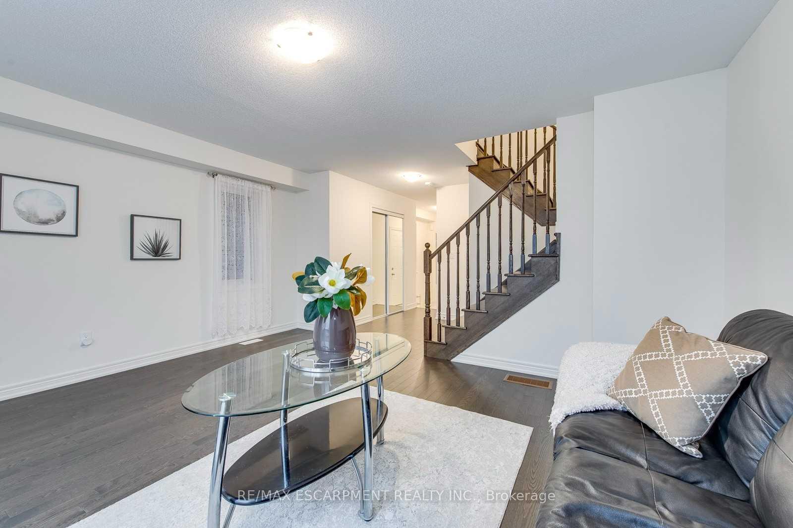 Photo 9 of 3968 Thomas Alton Boulevard, Burlington, Alton — HOMEH