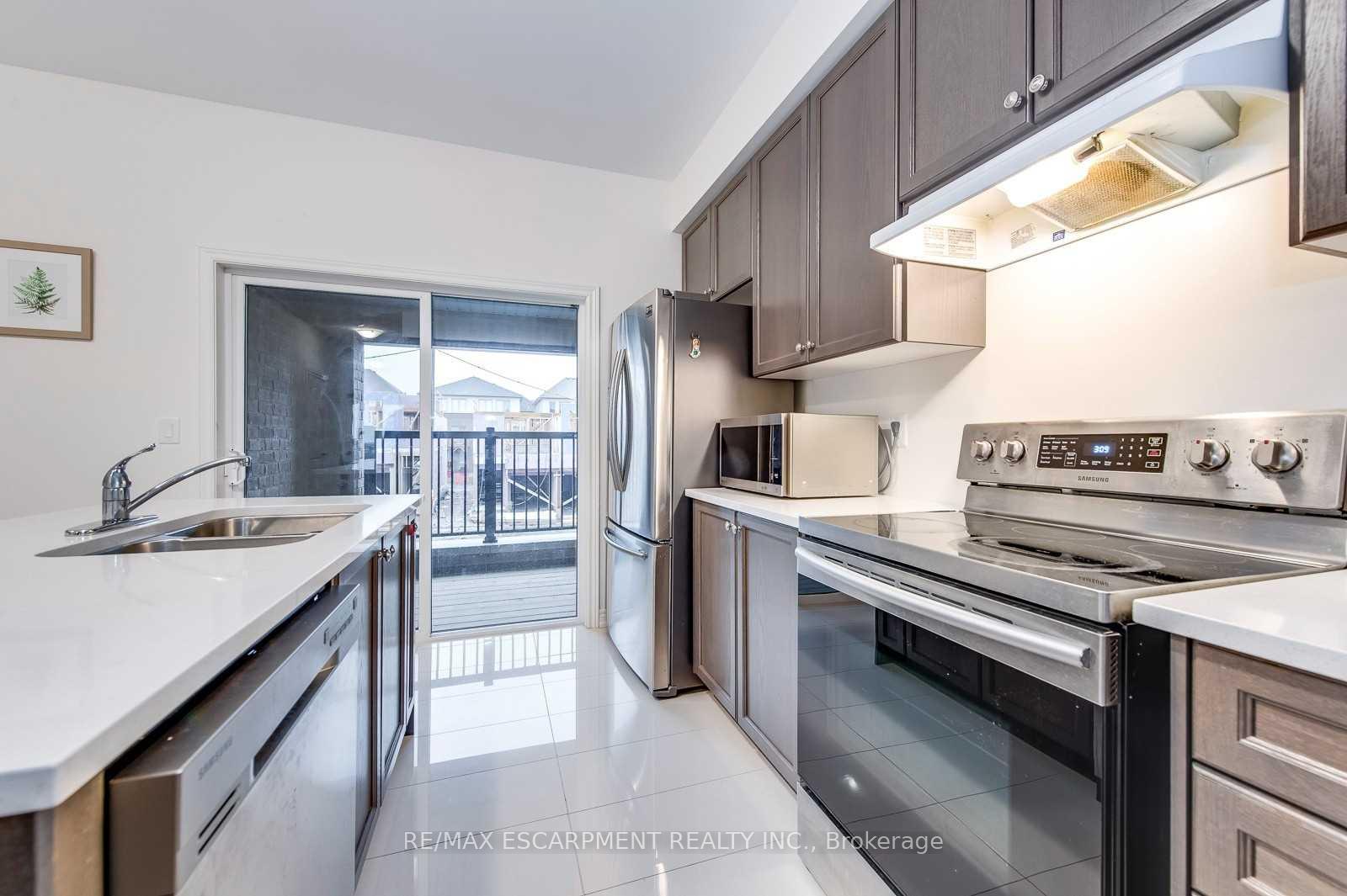 Photo 23 of 3968 Thomas Alton Boulevard, Burlington, Alton — HOMEH