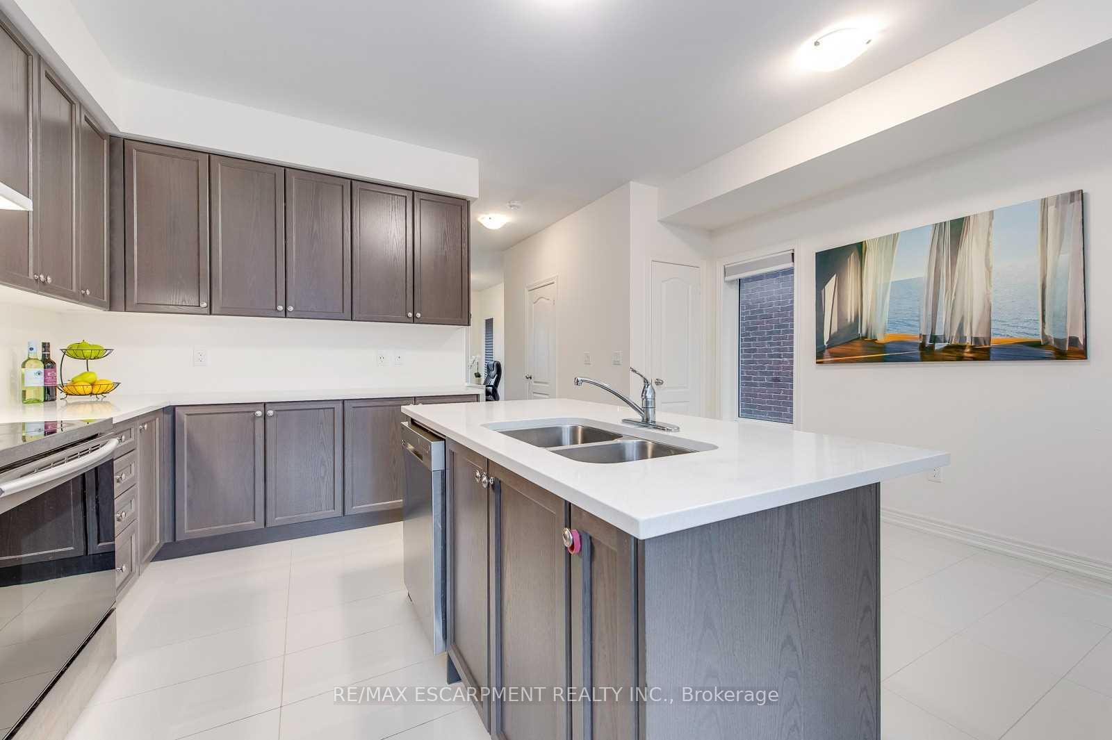 Photo 25 of 3968 Thomas Alton Boulevard, Burlington, Alton — HOMEH