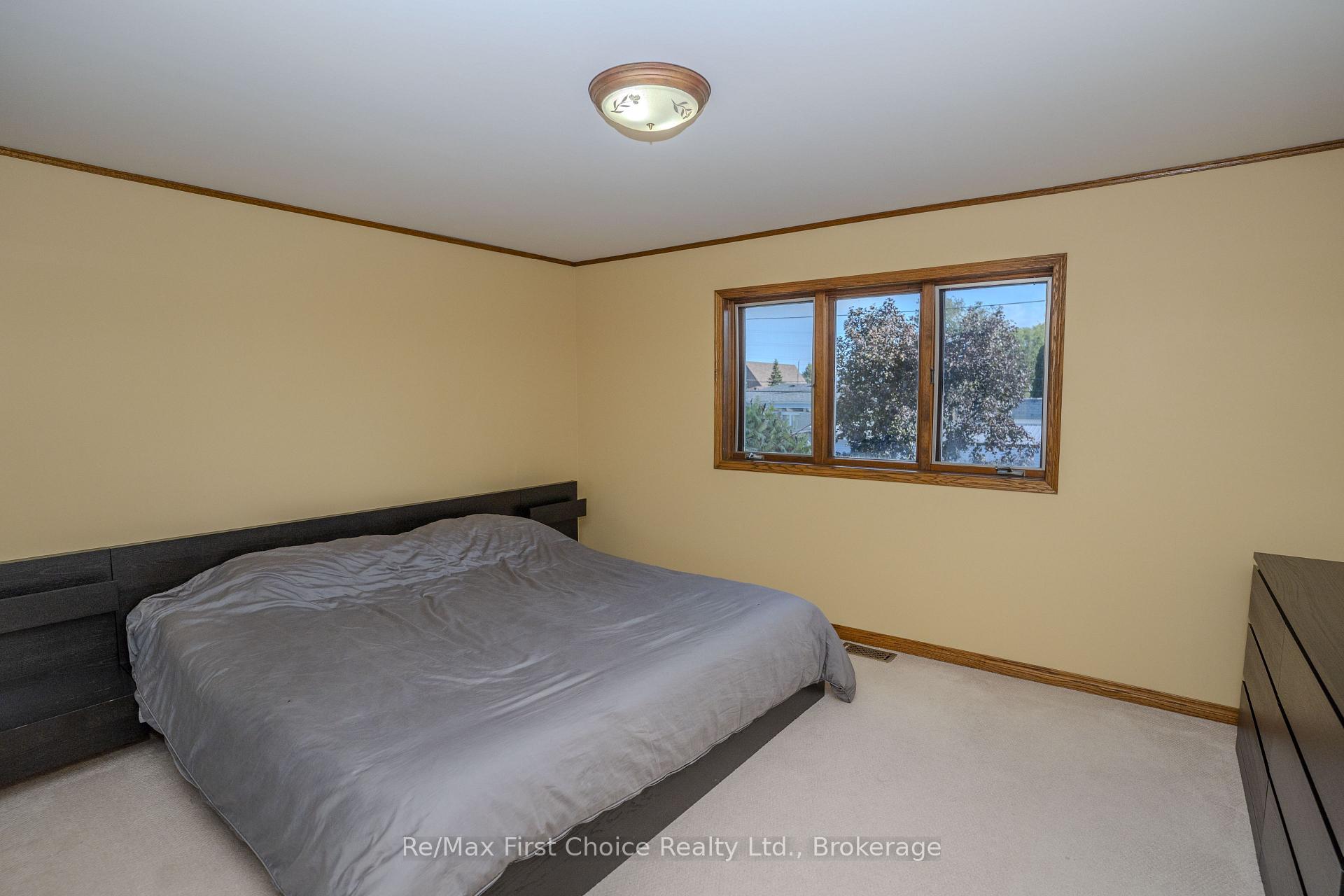 Photo 13 of 2824 Moodie Street E, Thunder Bay, Green Acres — HOMEH