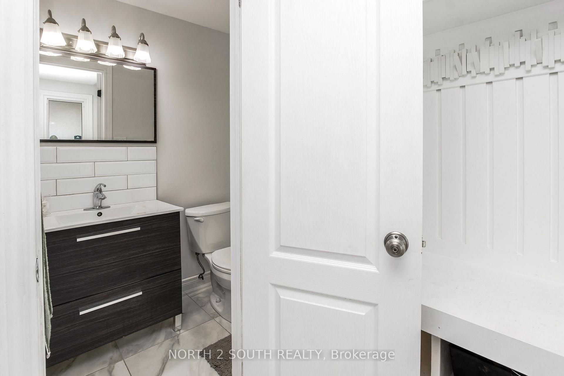 Photo 3 of 87 Scott Crescent, Barrie, Letitia Heights — HOMEH