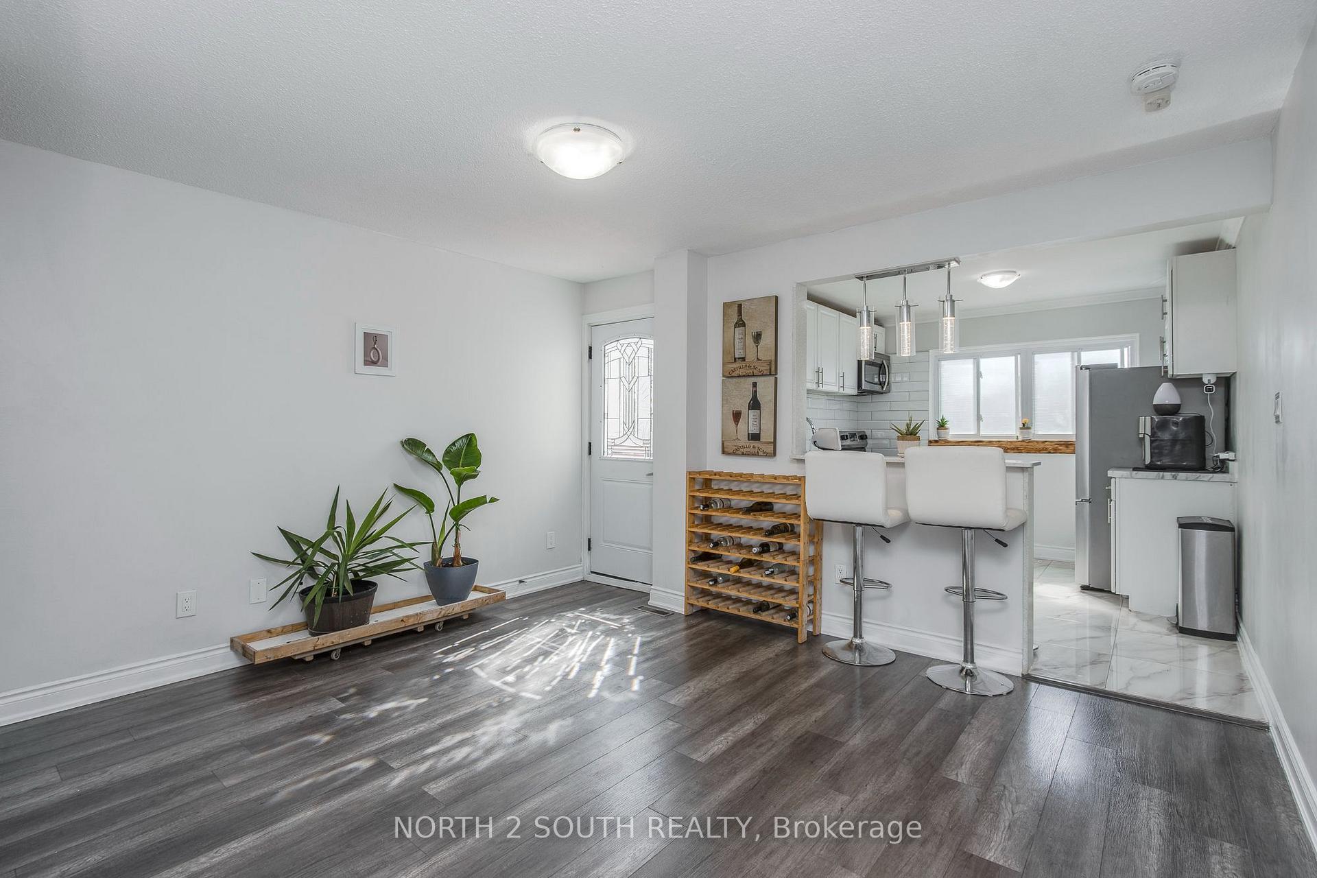 Photo 8 of 87 Scott Crescent, Barrie, Letitia Heights — HOMEH