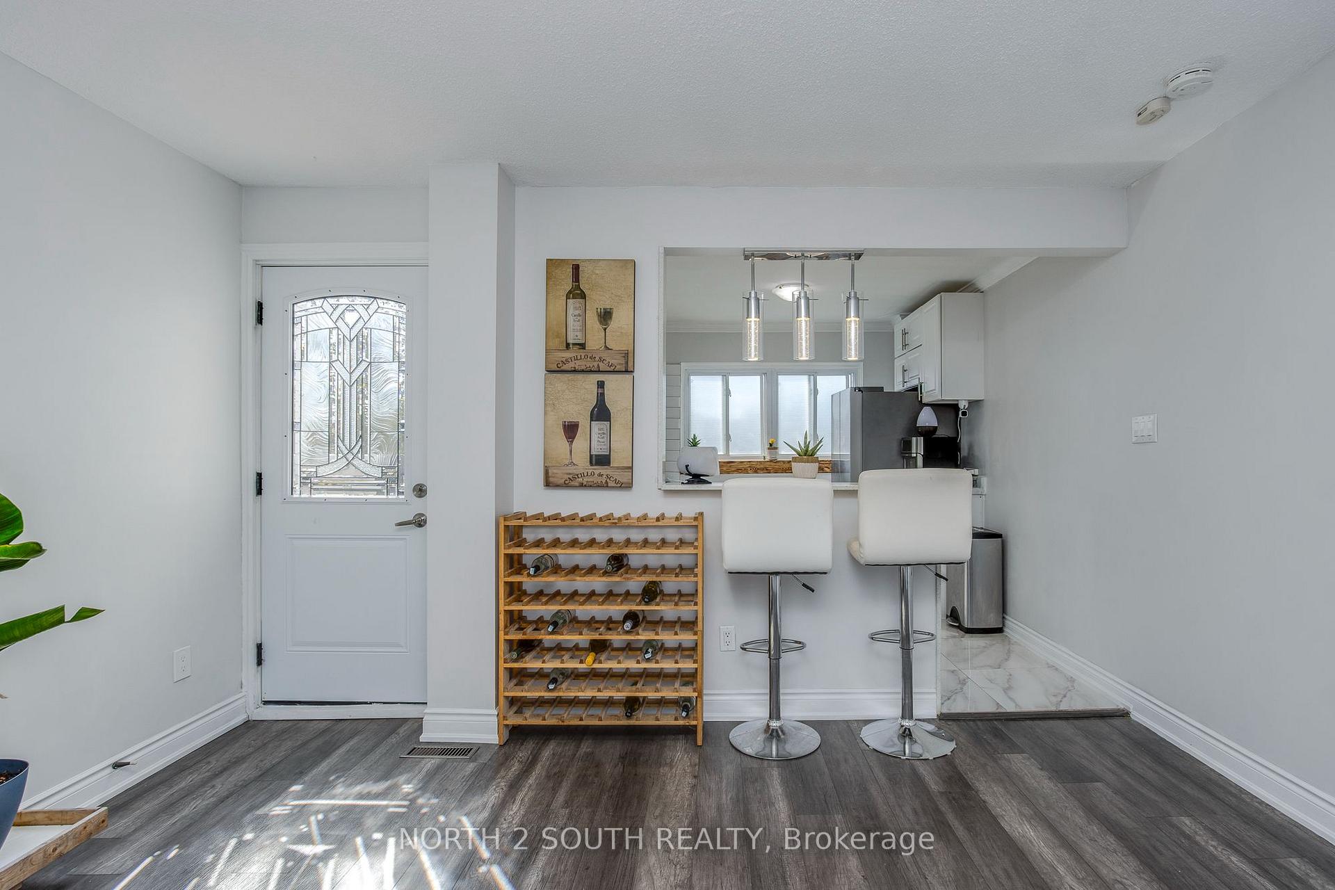 Photo 9 of 87 Scott Crescent, Barrie, Letitia Heights — HOMEH