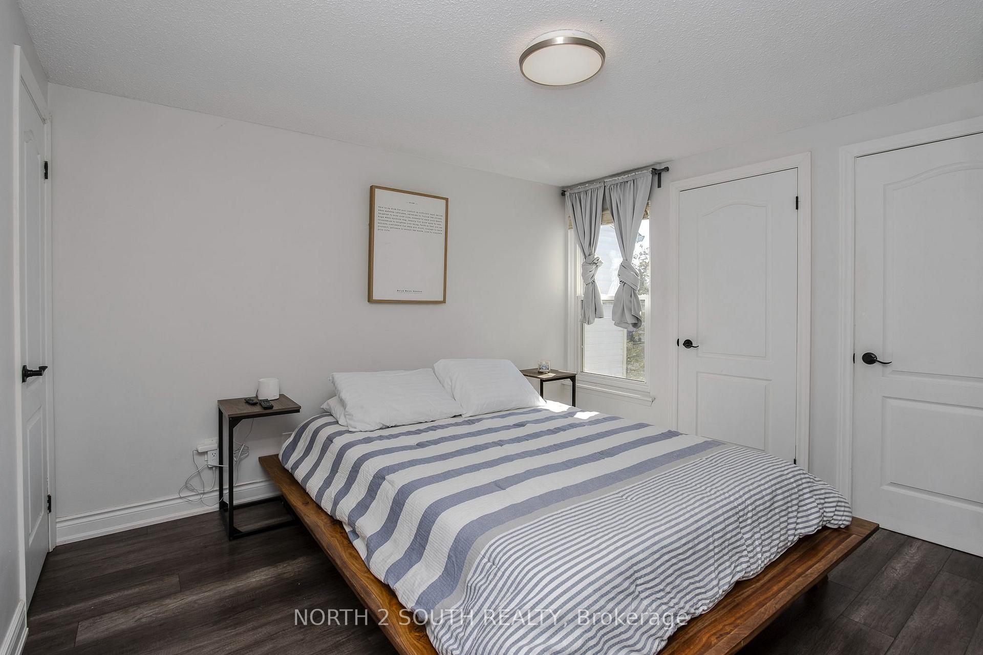 Photo 18 of 87 Scott Crescent, Barrie, Letitia Heights — HOMEH