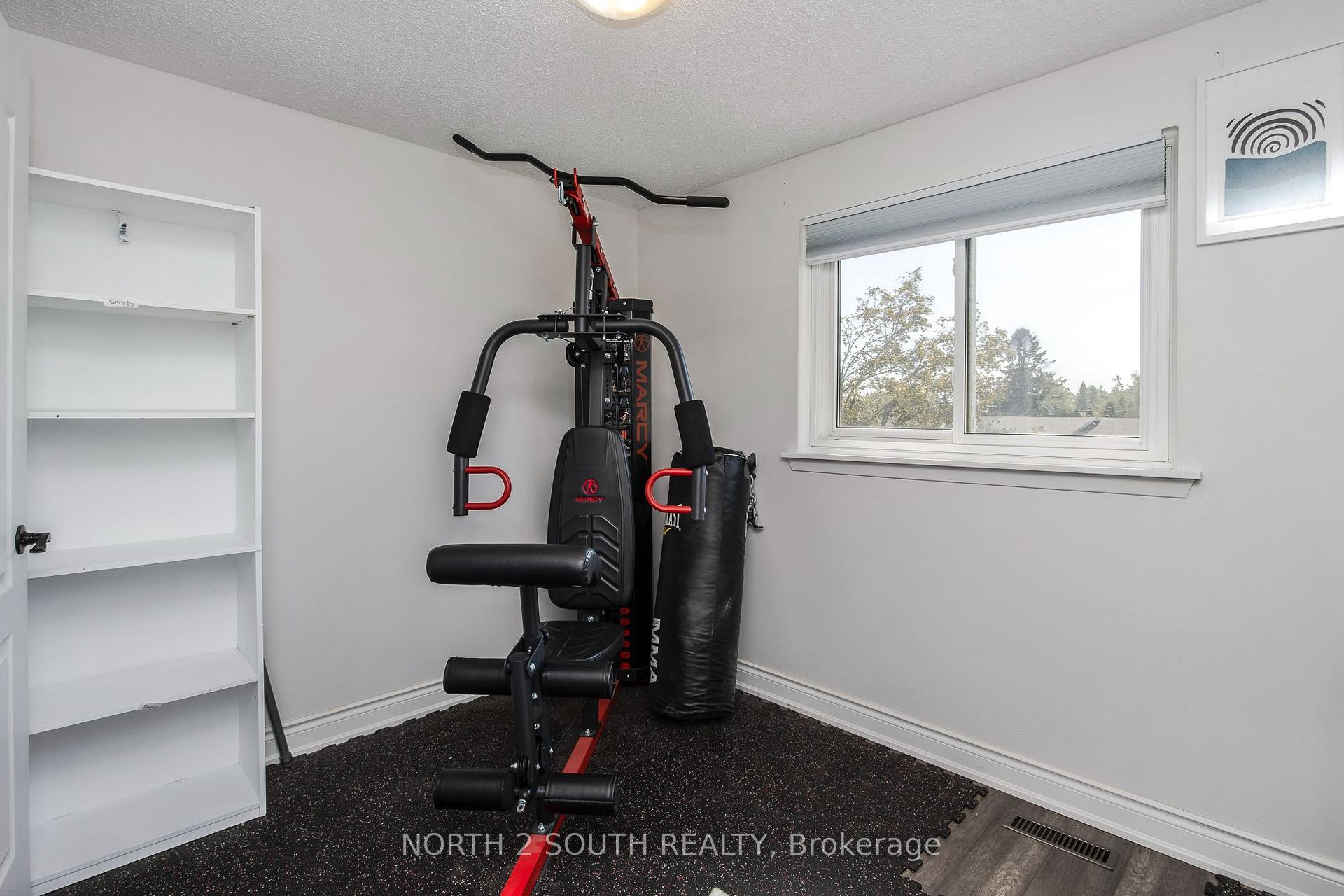 Photo 20 of 87 Scott Crescent, Barrie, Letitia Heights — HOMEH