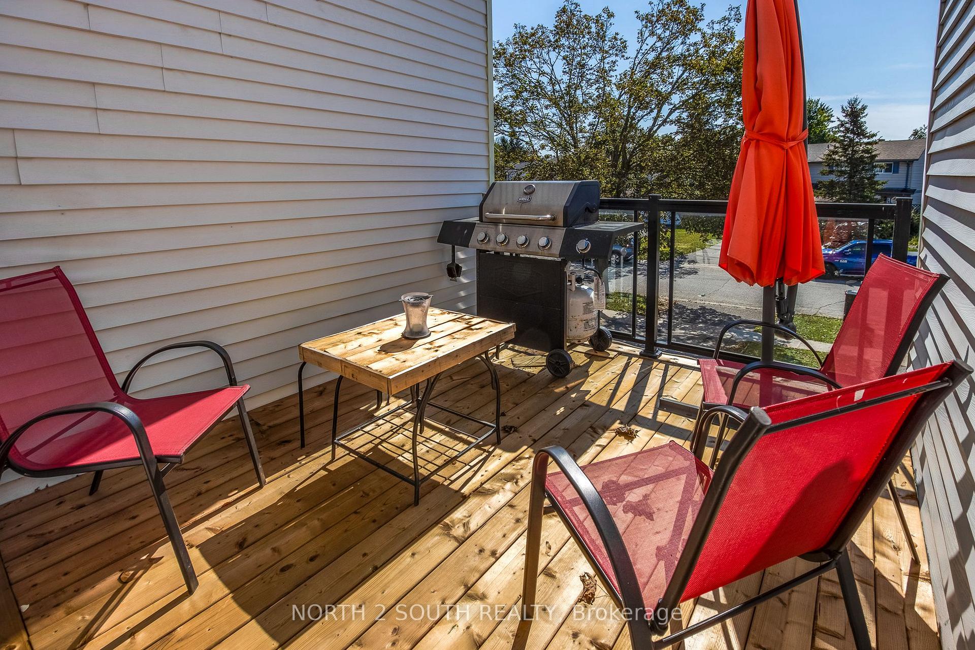 Photo 23 of 87 Scott Crescent, Barrie, Letitia Heights — HOMEH