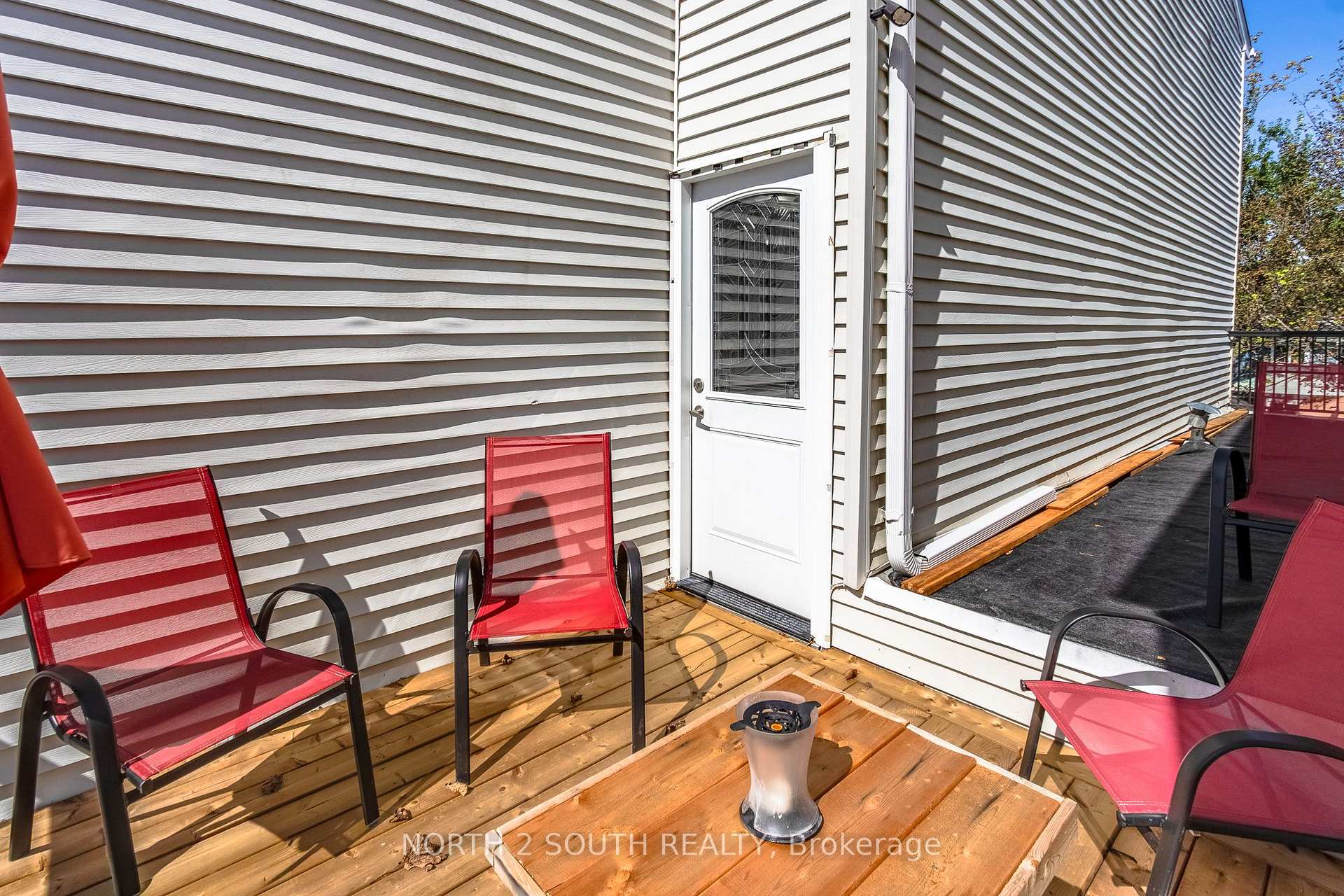 Photo 24 of 87 Scott Crescent, Barrie, Letitia Heights — HOMEH