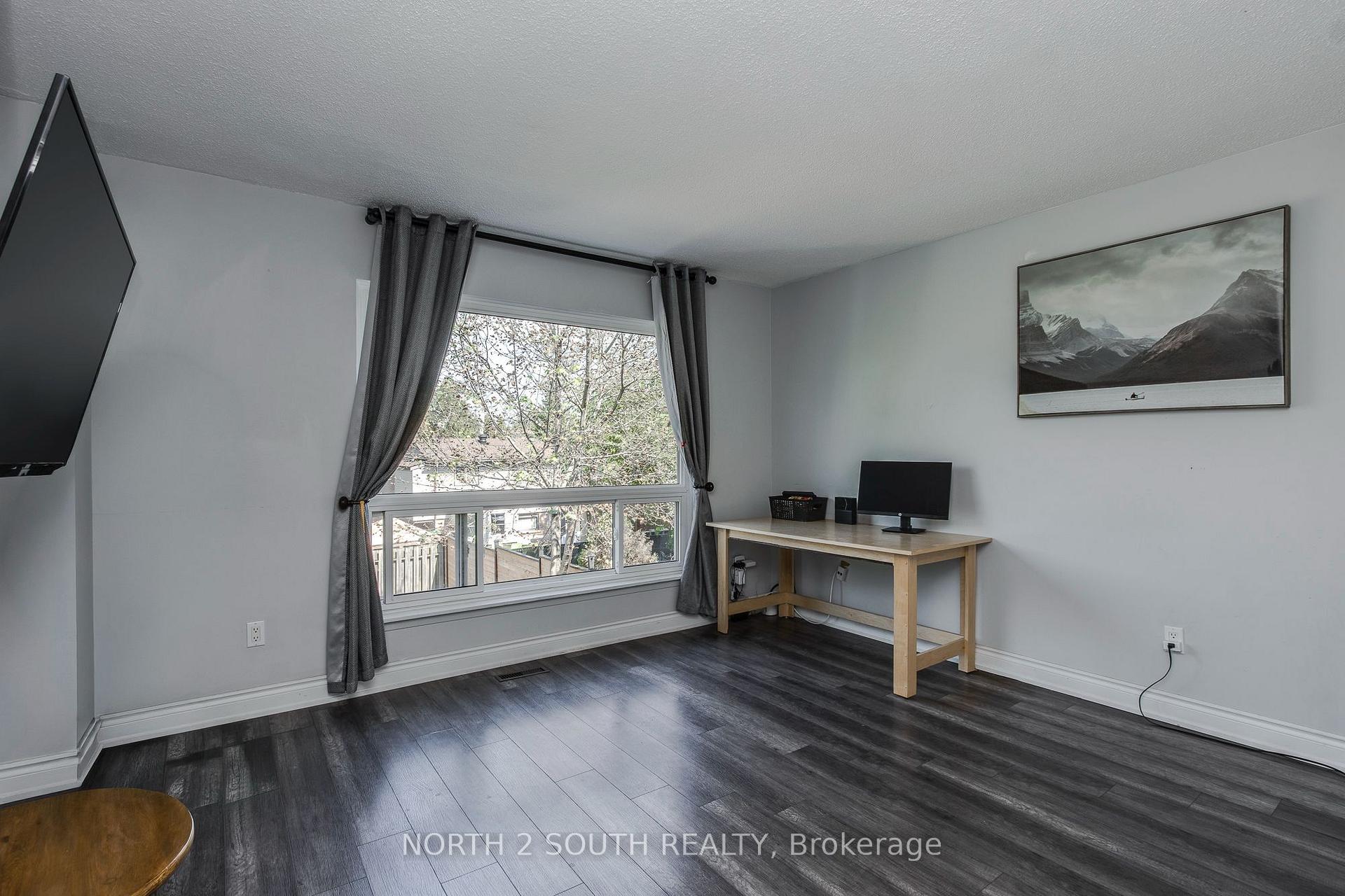 Photo 25 of 87 Scott Crescent, Barrie, Letitia Heights — HOMEH