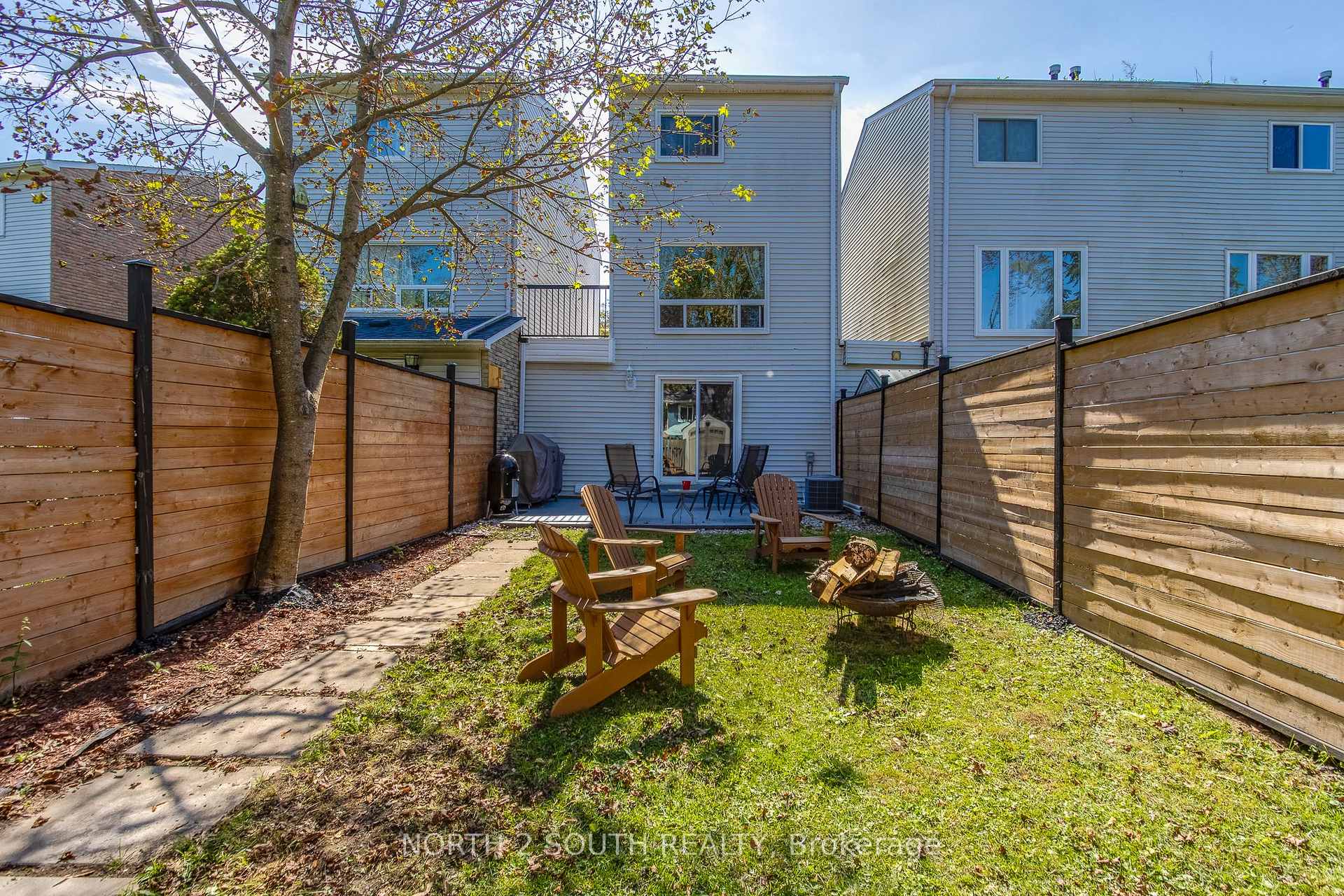 Photo 28 of 87 Scott Crescent, Barrie, Letitia Heights — HOMEH