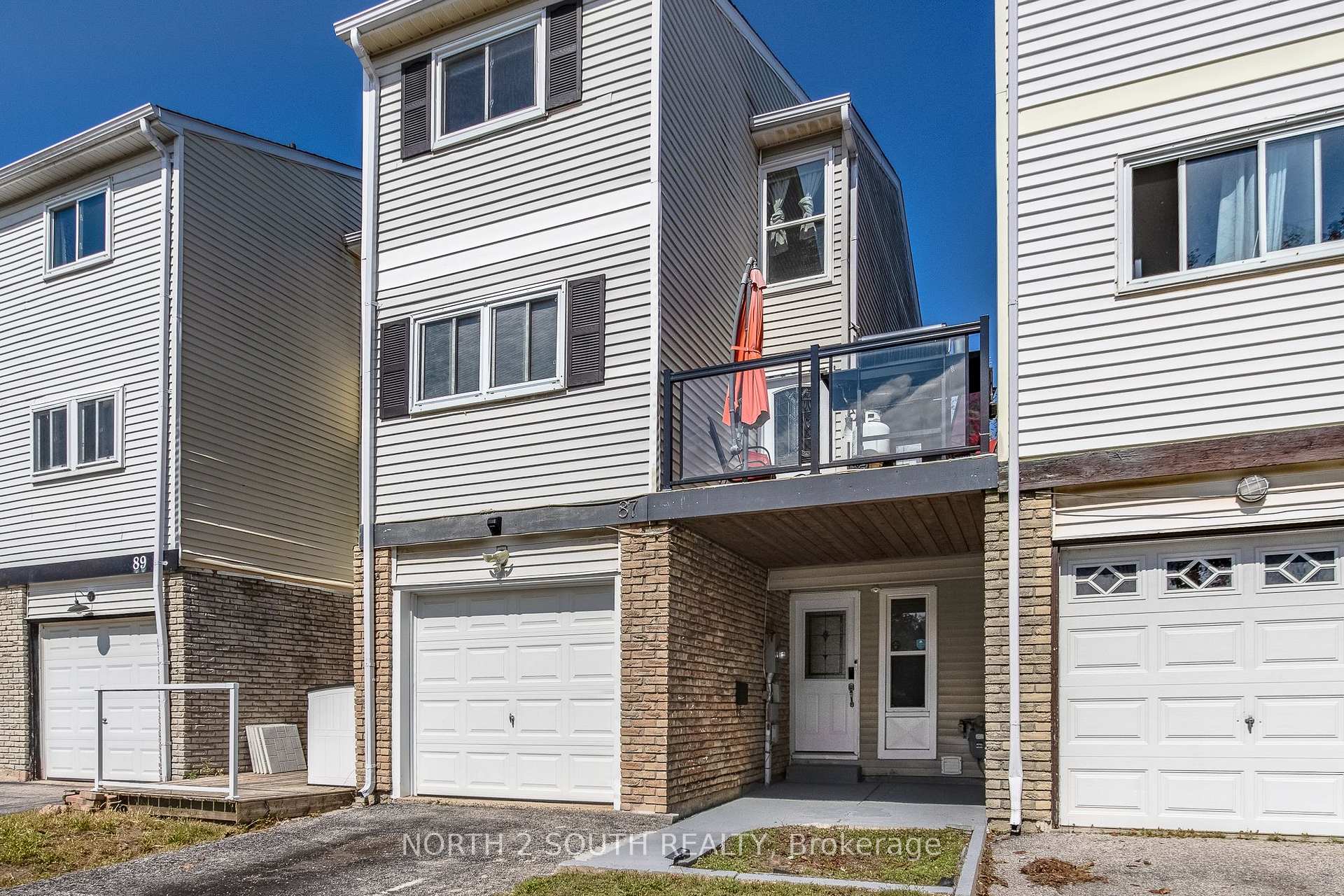 Photo 35 of 87 Scott Crescent, Barrie, Letitia Heights — HOMEH