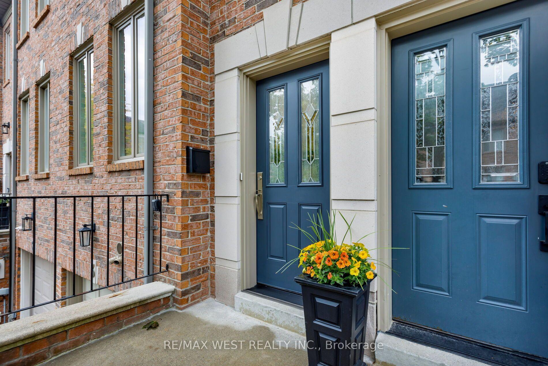 Photo 5 of Unit 3, 175 Grand Avenue, Etobicoke, Stonegate-Queensway — HOMEH