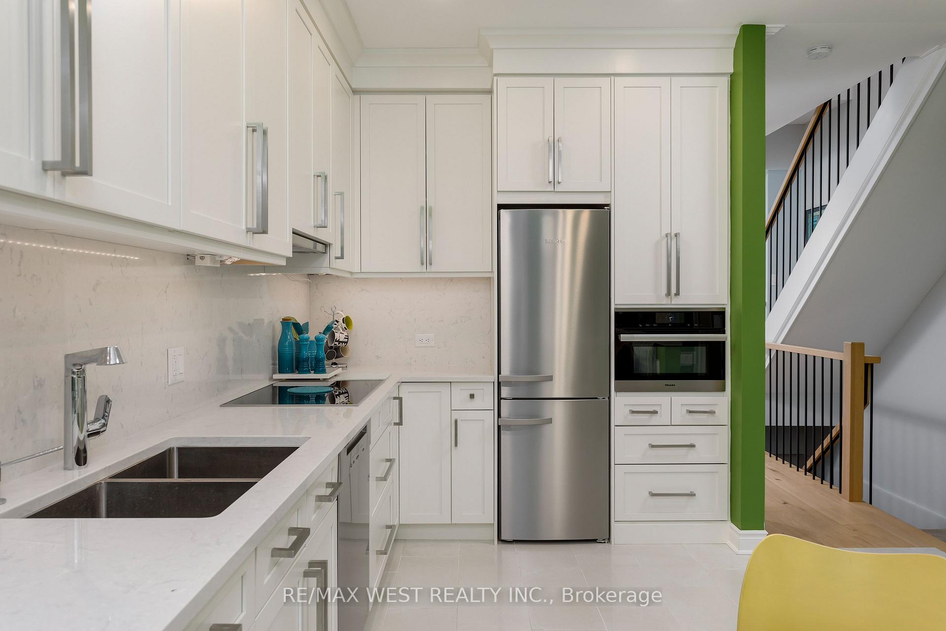 Photo 8 of Unit 3, 175 Grand Avenue, Etobicoke, Stonegate-Queensway — HOMEH