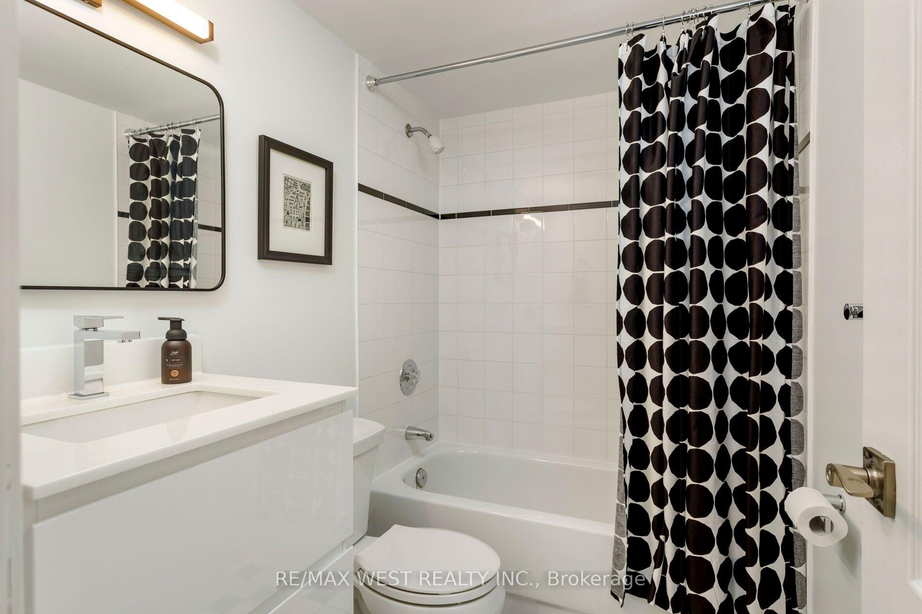 Photo 43 of Unit 3, 175 Grand Avenue, Etobicoke, Stonegate-Queensway — HOMEH