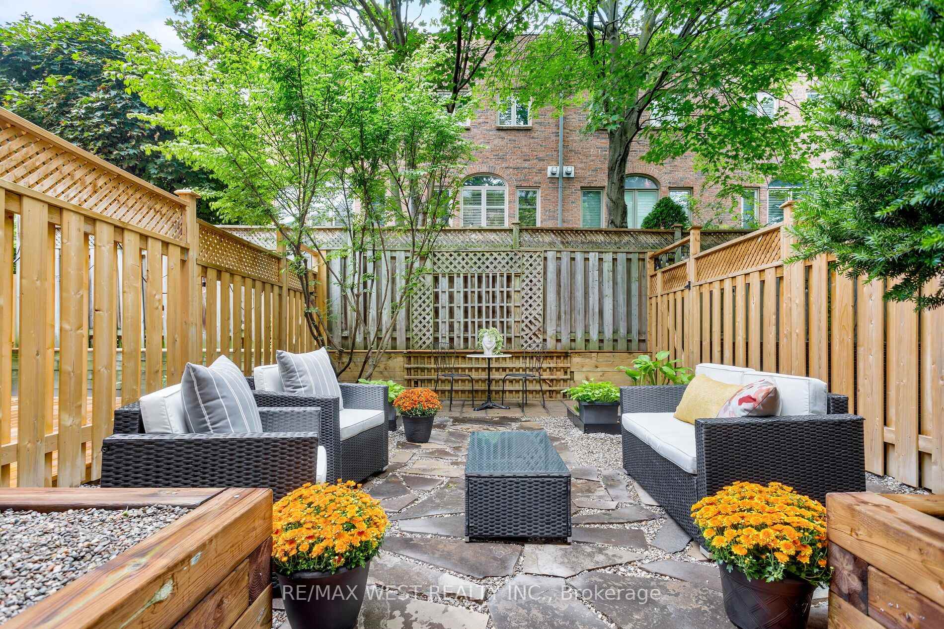 Photo 45 of Unit 3, 175 Grand Avenue, Etobicoke, Stonegate-Queensway — HOMEH