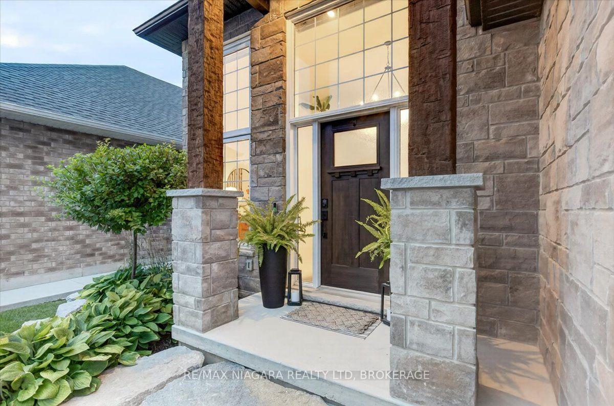 Photo 6 of 7331 Sherrilee Crescent, Niagara Falls, Brown — HOMEH