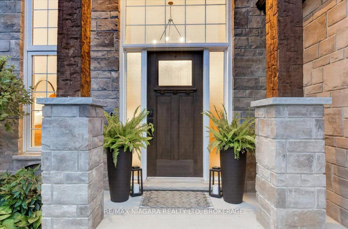 Photo 7 of 7331 Sherrilee Crescent, Niagara Falls, Brown — HOMEH