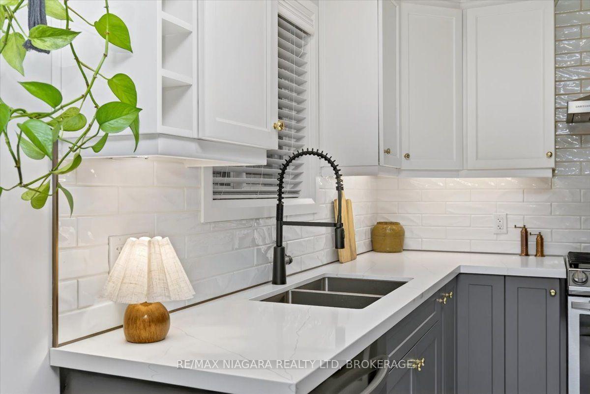 Photo 21 of 7331 Sherrilee Crescent, Niagara Falls, Brown — HOMEH