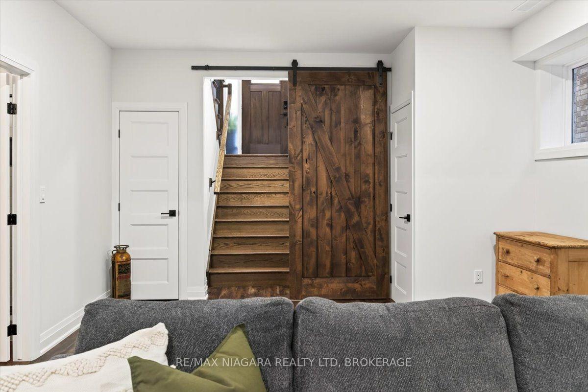 Photo 35 of 7331 Sherrilee Crescent, Niagara Falls, Brown — HOMEH