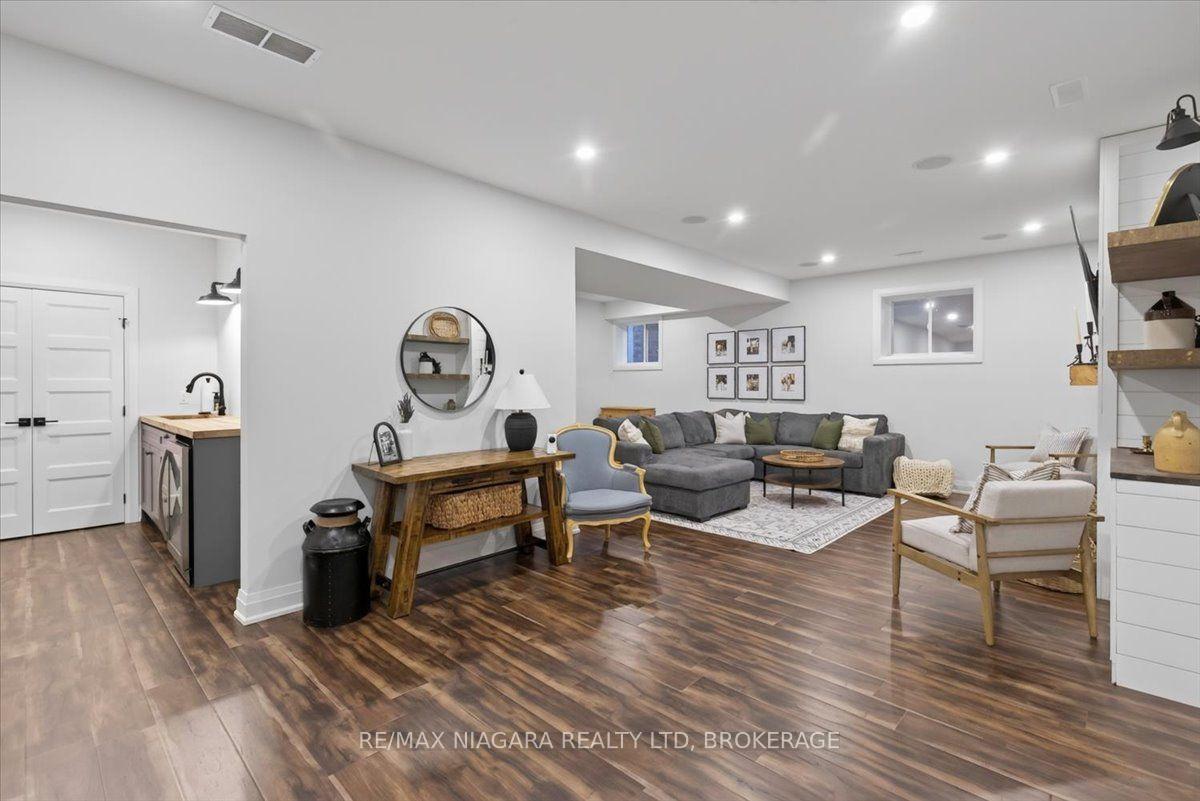 Photo 47 of 7331 Sherrilee Crescent, Niagara Falls, Brown — HOMEH