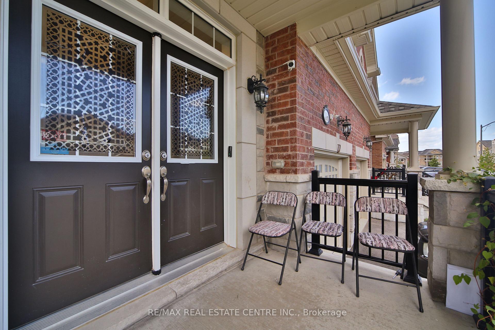 Photo 6 of 106 Branigan Crescent, Halton Hills, Georgetown — HOMEH