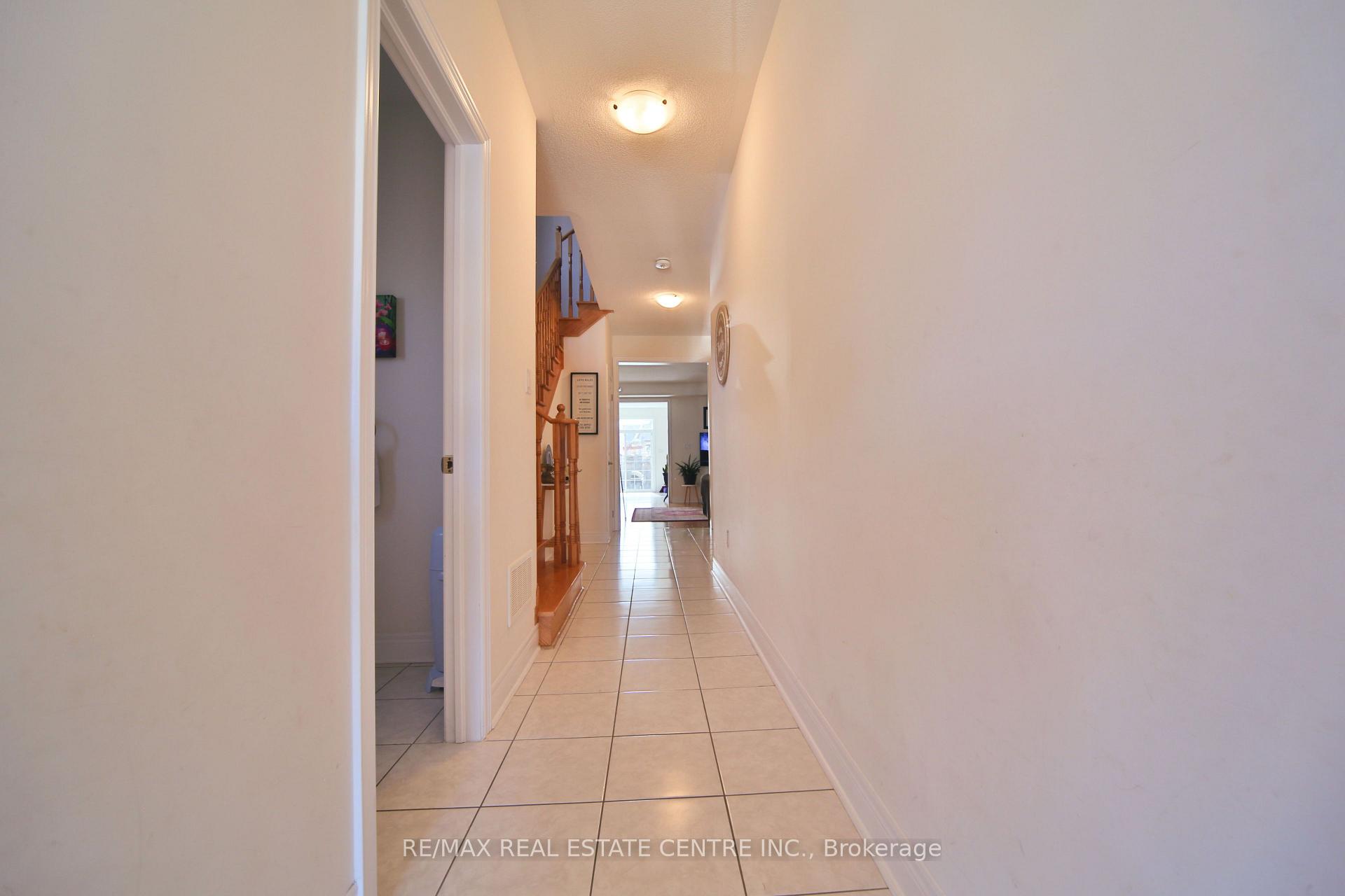Photo 10 of 106 Branigan Crescent, Halton Hills, Georgetown — HOMEH