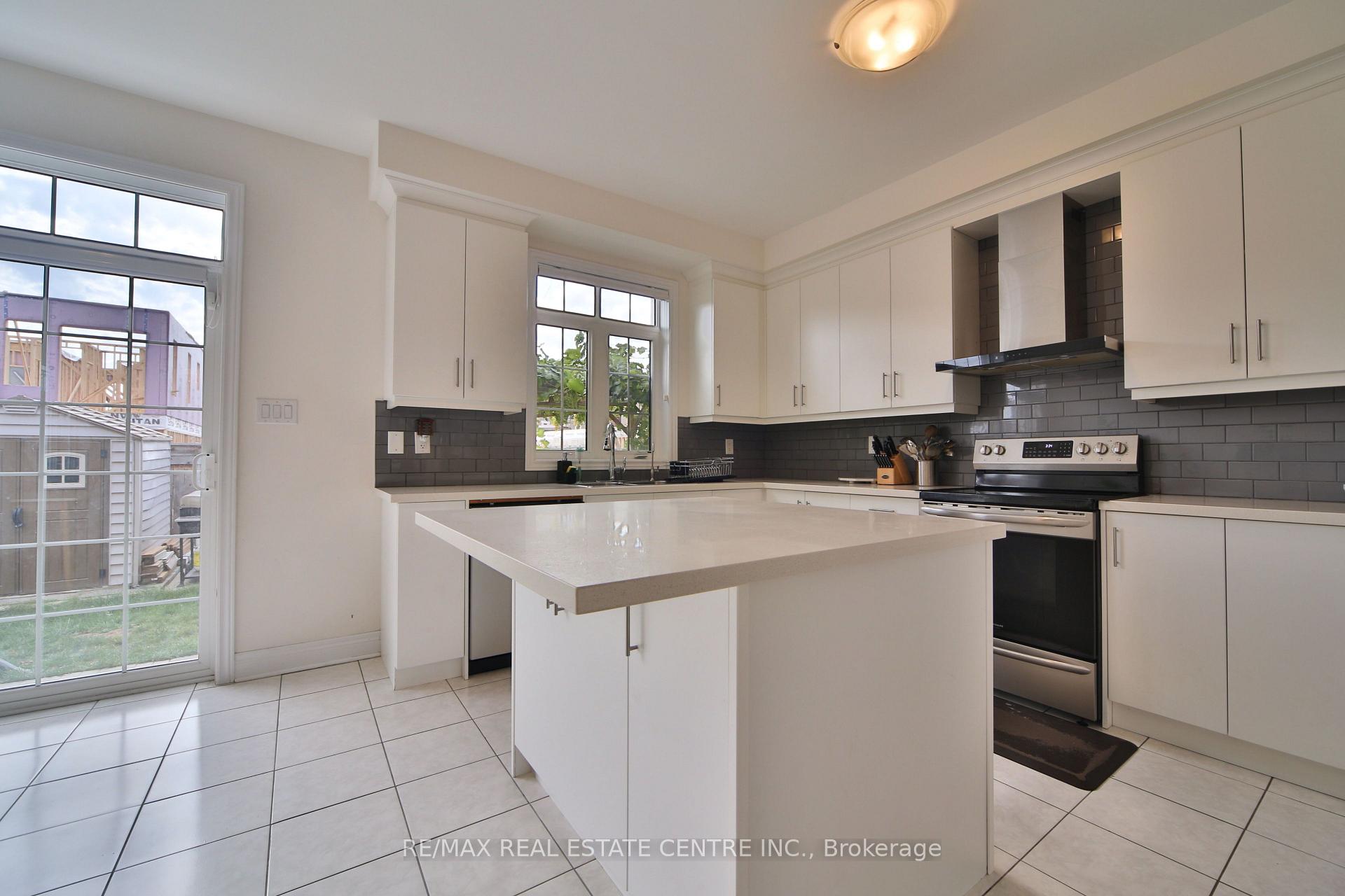 Photo 17 of 106 Branigan Crescent, Halton Hills, Georgetown — HOMEH