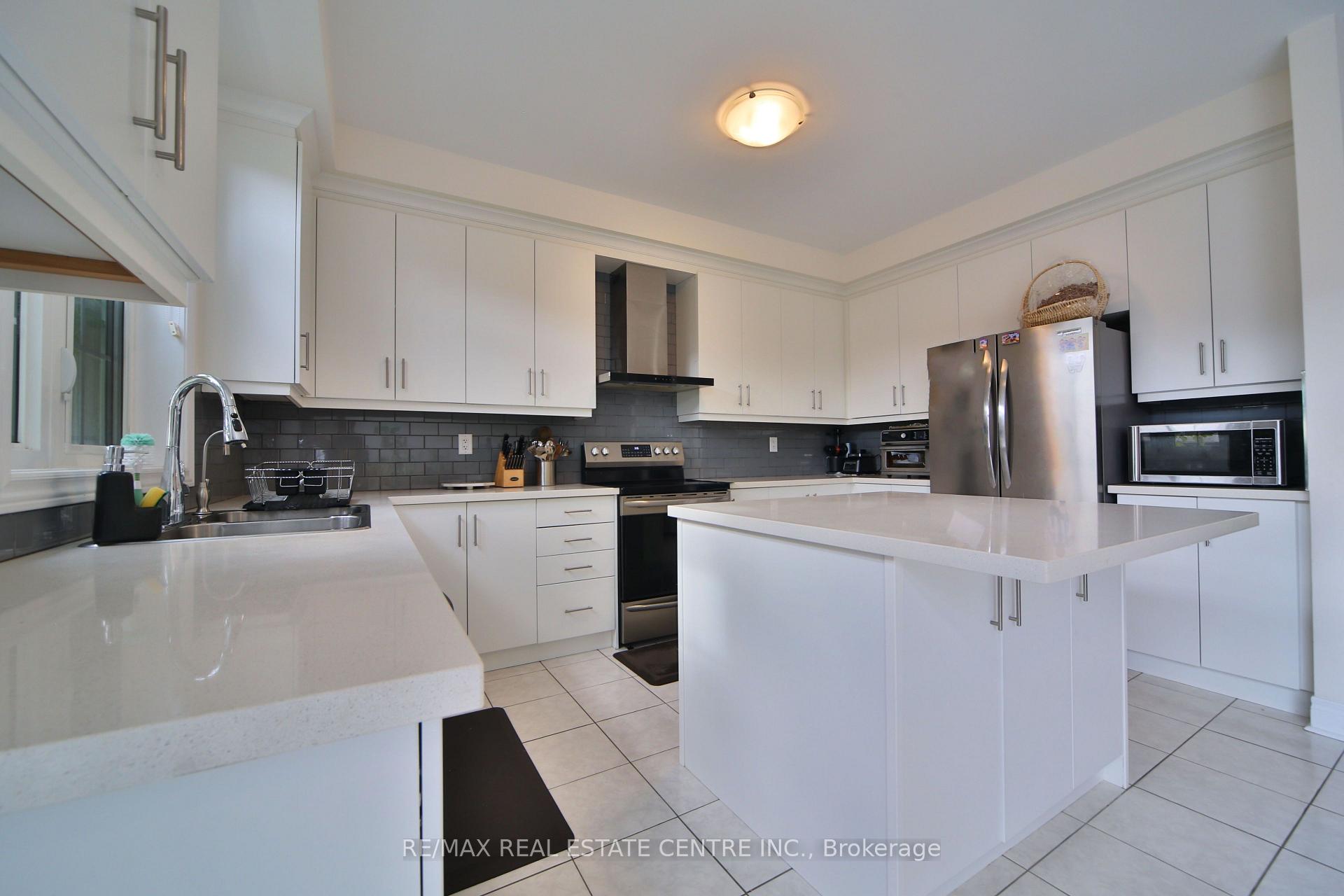 Photo 18 of 106 Branigan Crescent, Halton Hills, Georgetown — HOMEH