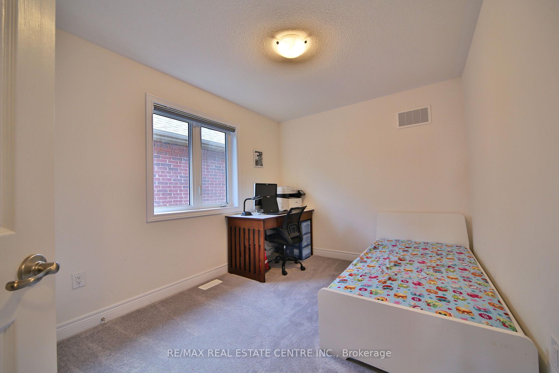 Photo 19 of 106 Branigan Crescent, Halton Hills, Georgetown — HOMEH