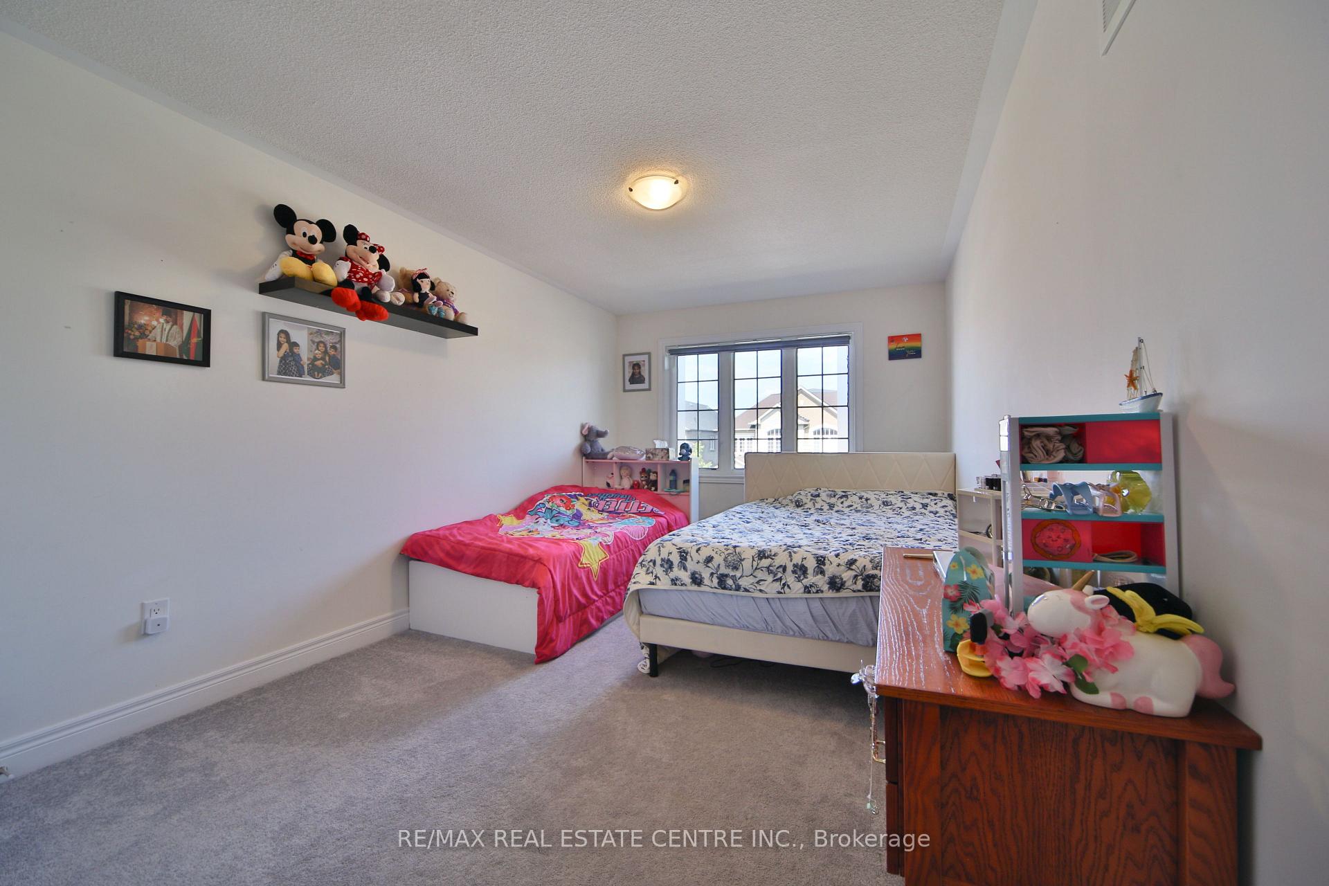 Photo 24 of 106 Branigan Crescent, Halton Hills, Georgetown — HOMEH