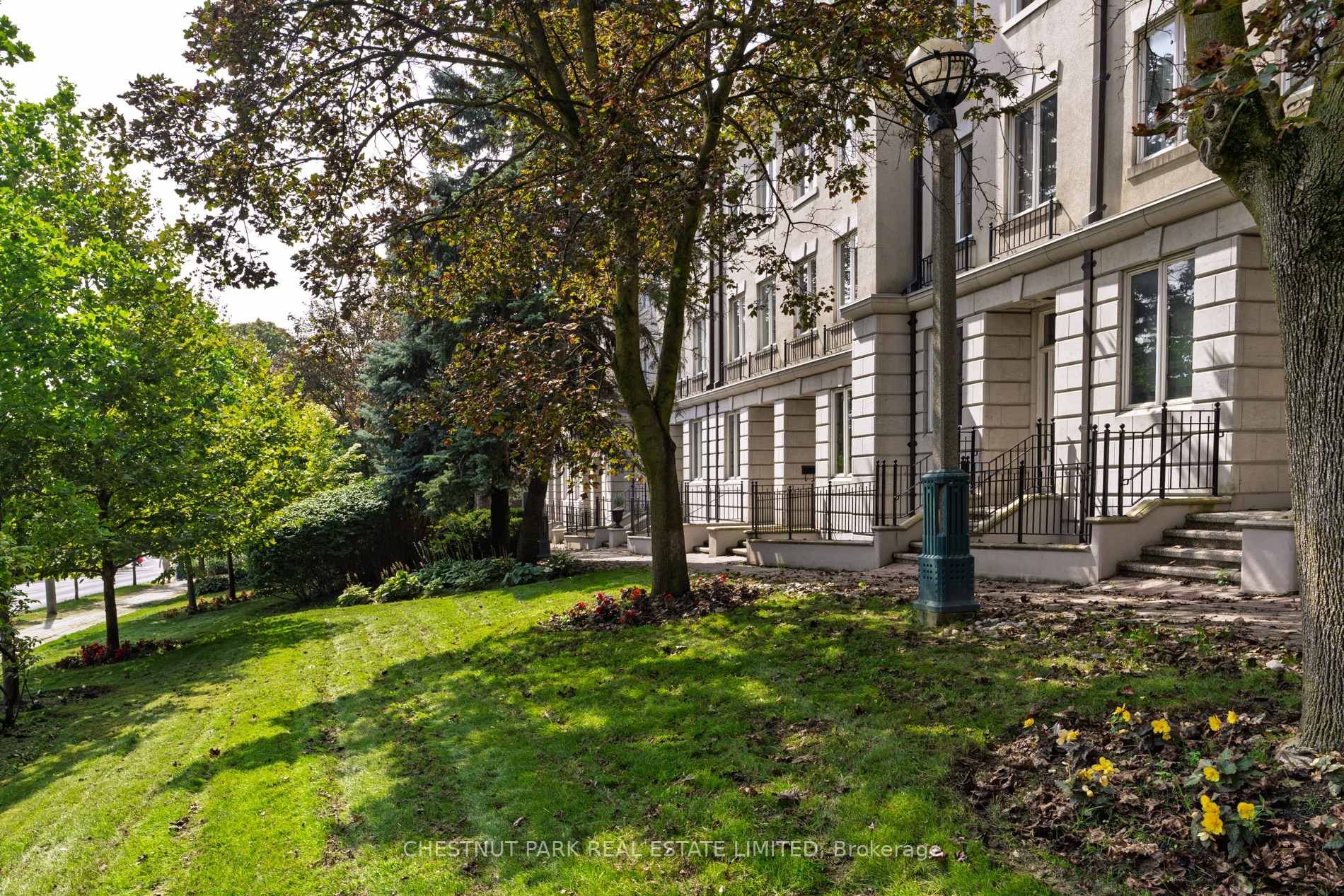 Photo 2 of 248 Spadina Road, Toronto, Casa Loma — HOMEH