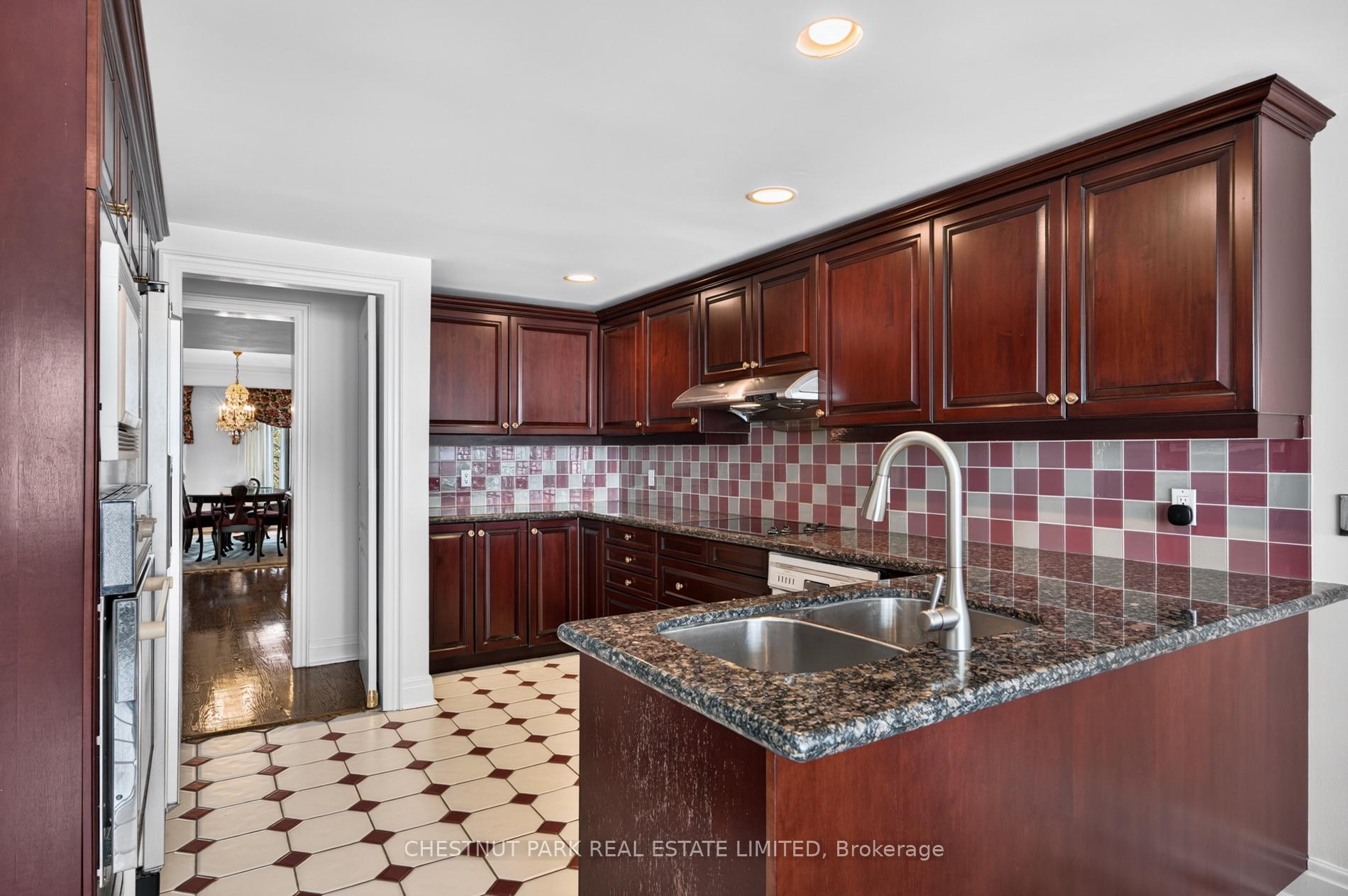 Photo 15 of 248 Spadina Road, Toronto, Casa Loma — HOMEH
