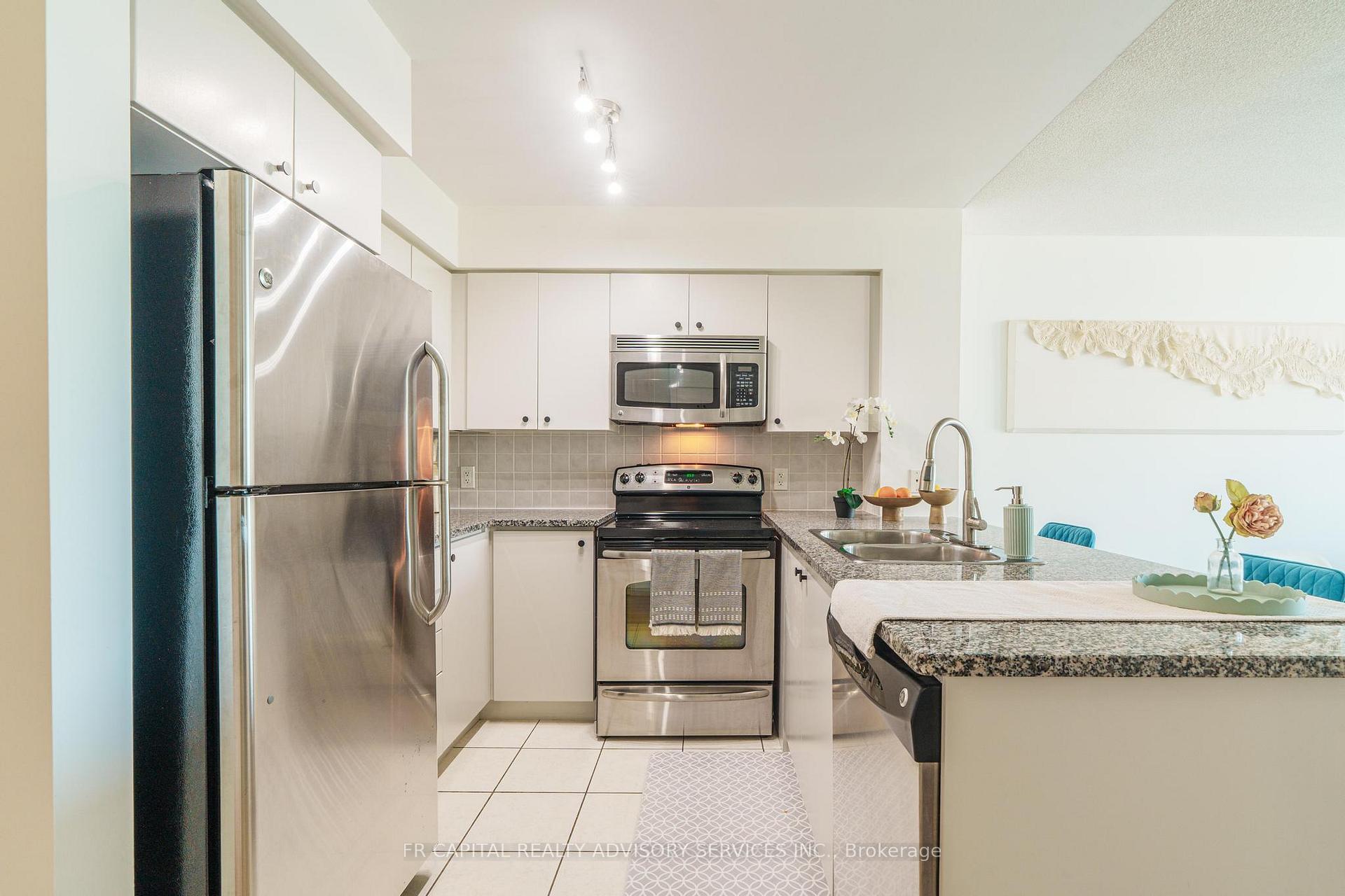 Photo 5 of Unit 1102, 68 Grangeway Avenue, Scarborough, Woburn — HOMEH