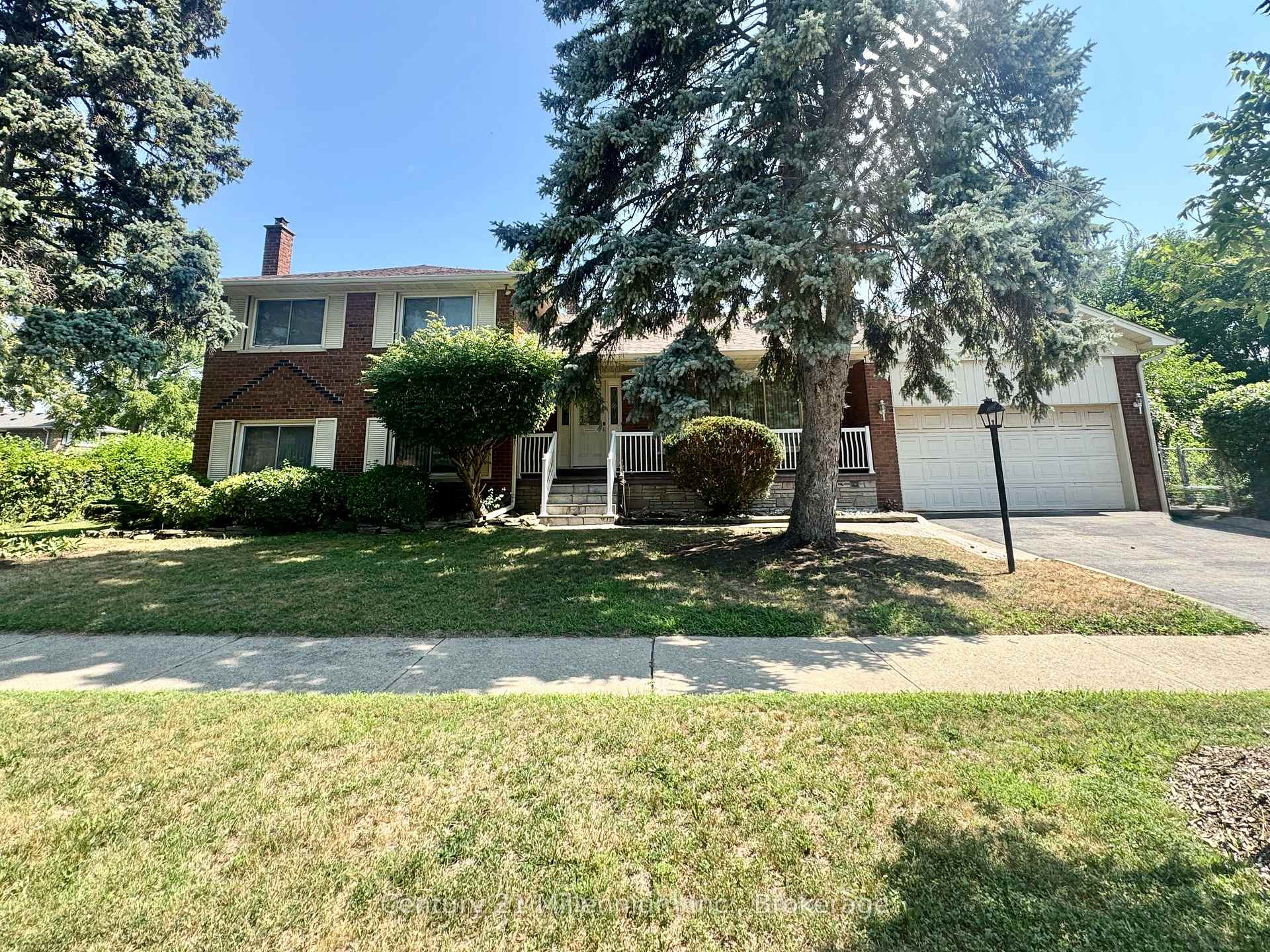 Photo 3 of 353 Chantenay Drive, Mississauga, Cooksville — HOMEH