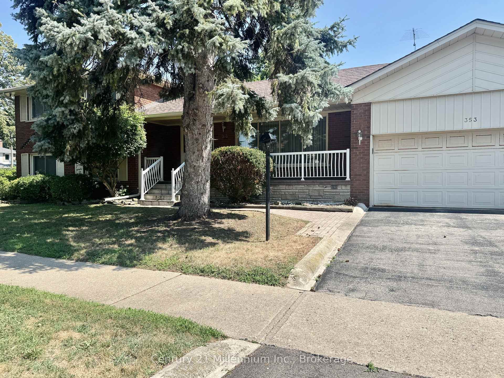 Photo 4 of 353 Chantenay Drive, Mississauga, Cooksville — HOMEH