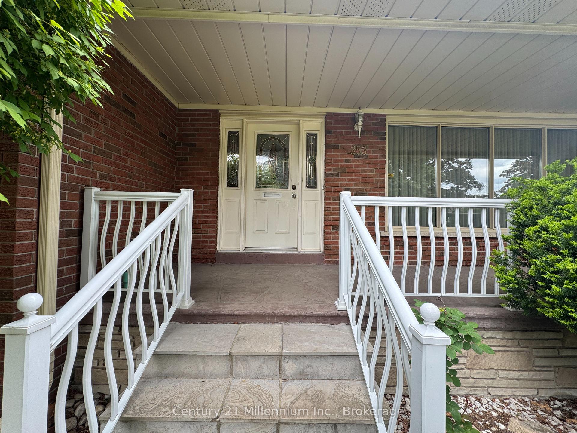 Photo 5 of 353 Chantenay Drive, Mississauga, Cooksville — HOMEH