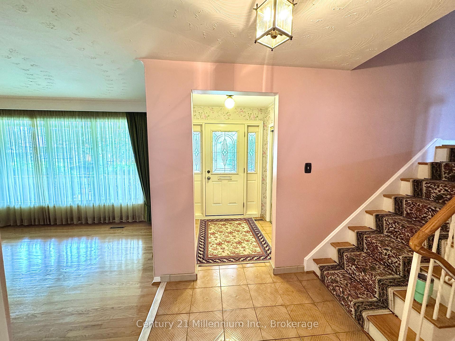 Photo 7 of 353 Chantenay Drive, Mississauga, Cooksville — HOMEH