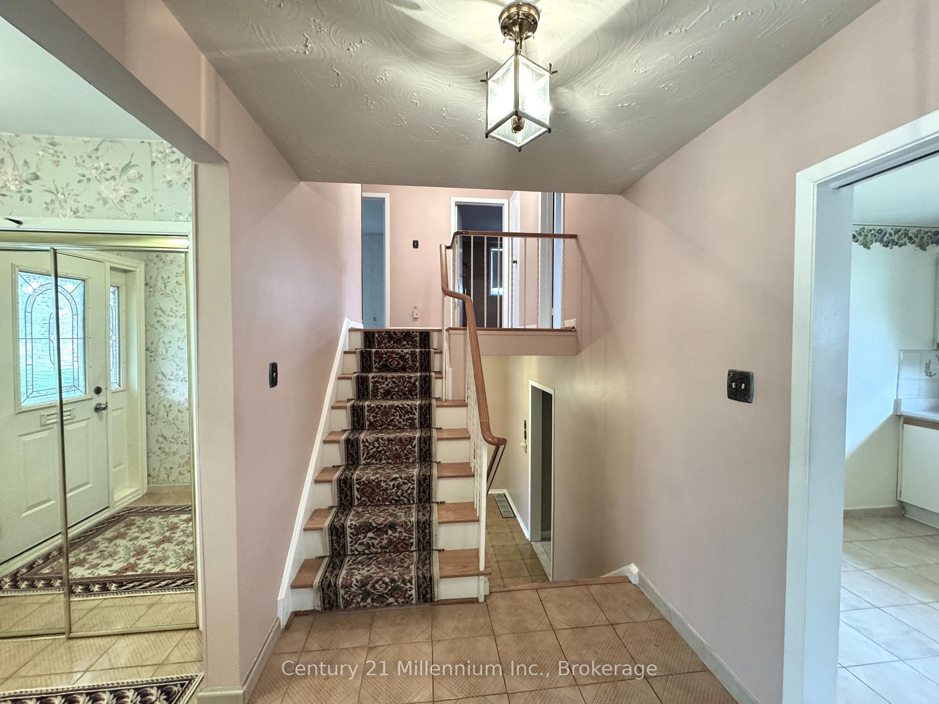 Photo 17 of 353 Chantenay Drive, Mississauga, Cooksville — HOMEH