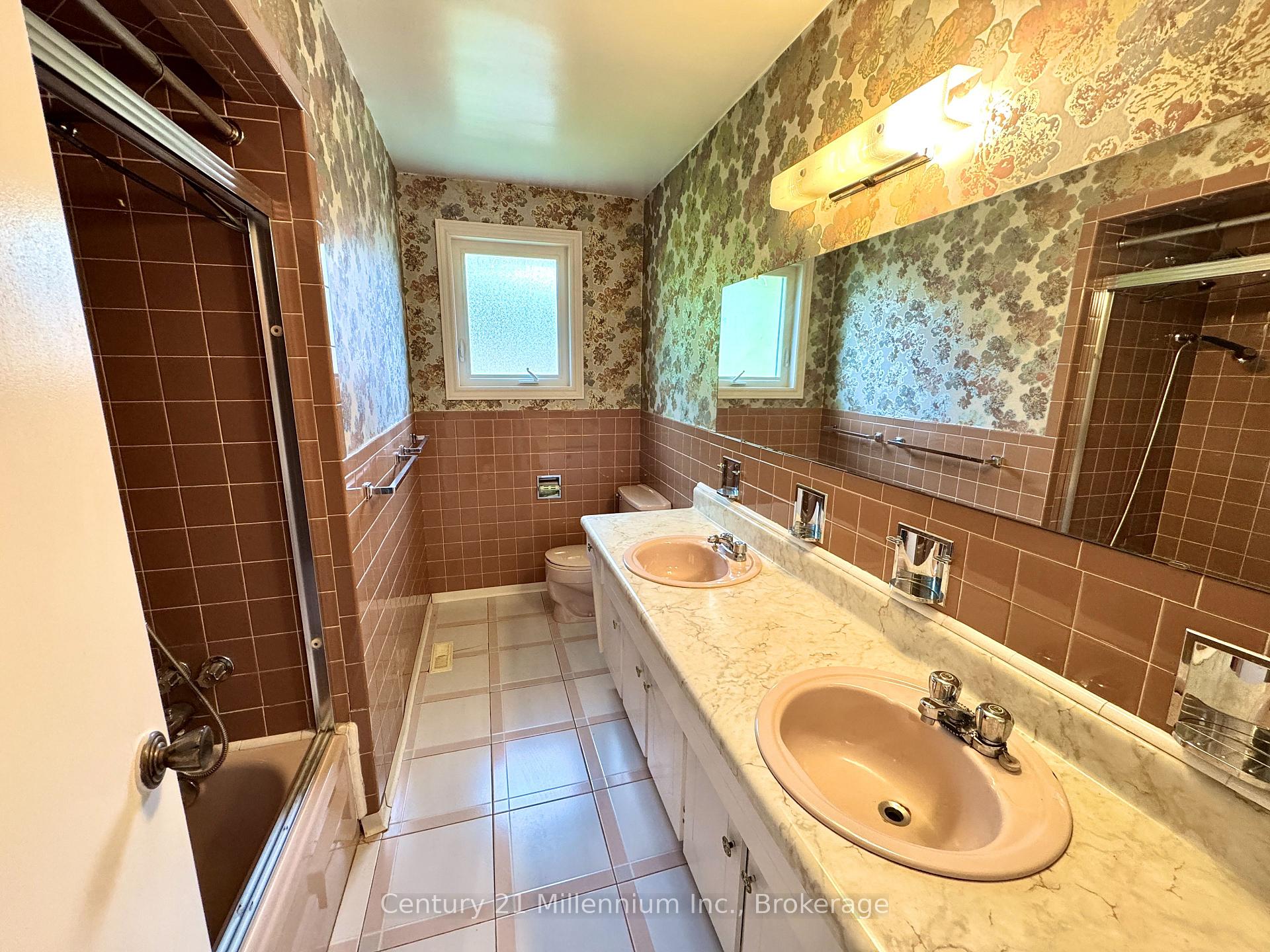 Photo 24 of 353 Chantenay Drive, Mississauga, Cooksville — HOMEH