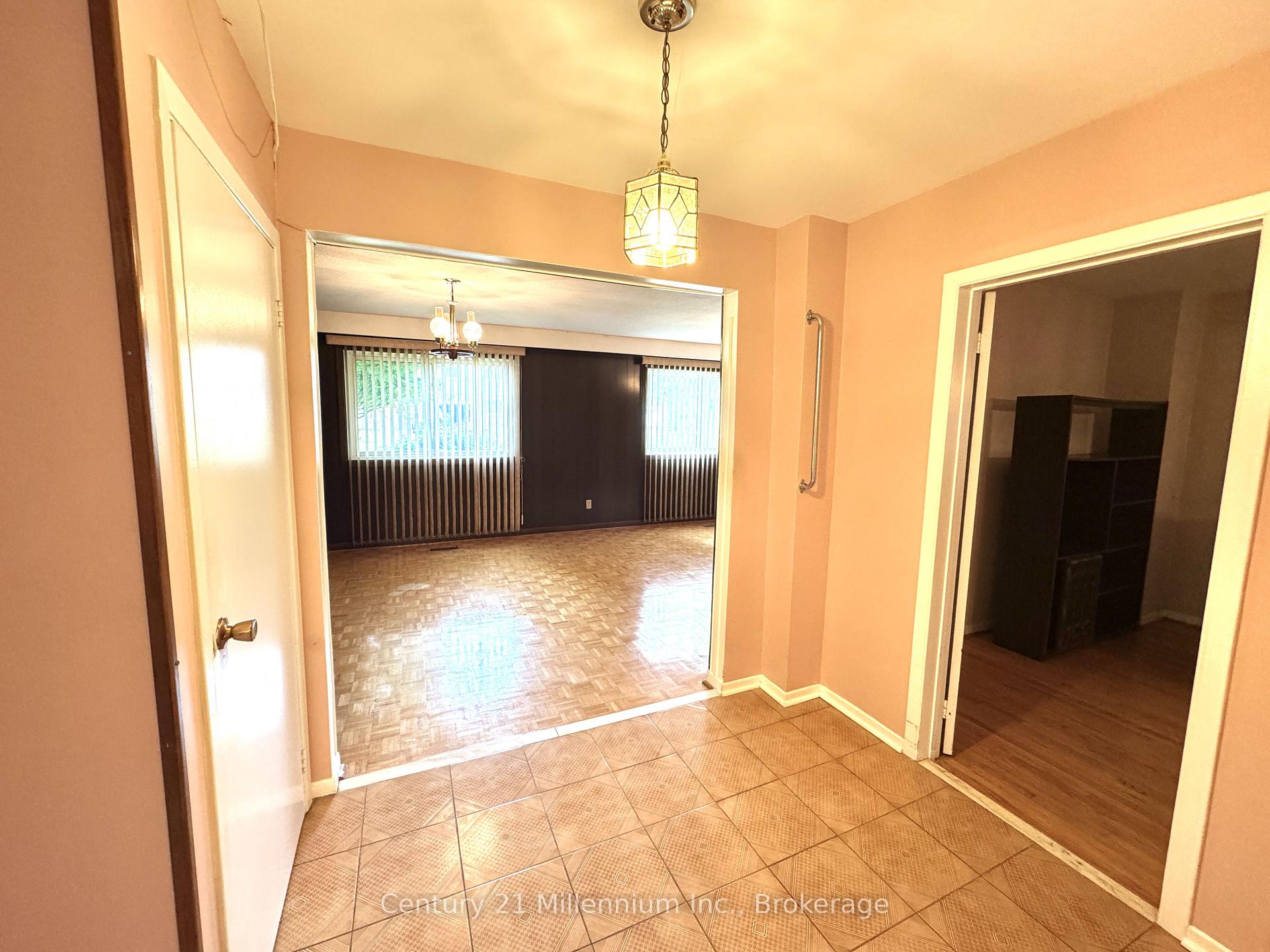 Photo 27 of 353 Chantenay Drive, Mississauga, Cooksville — HOMEH