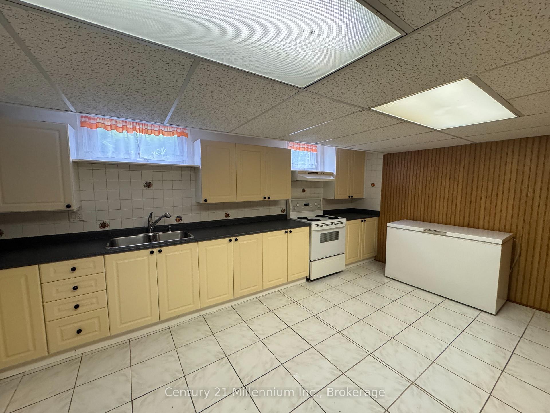 Photo 34 of 353 Chantenay Drive, Mississauga, Cooksville — HOMEH