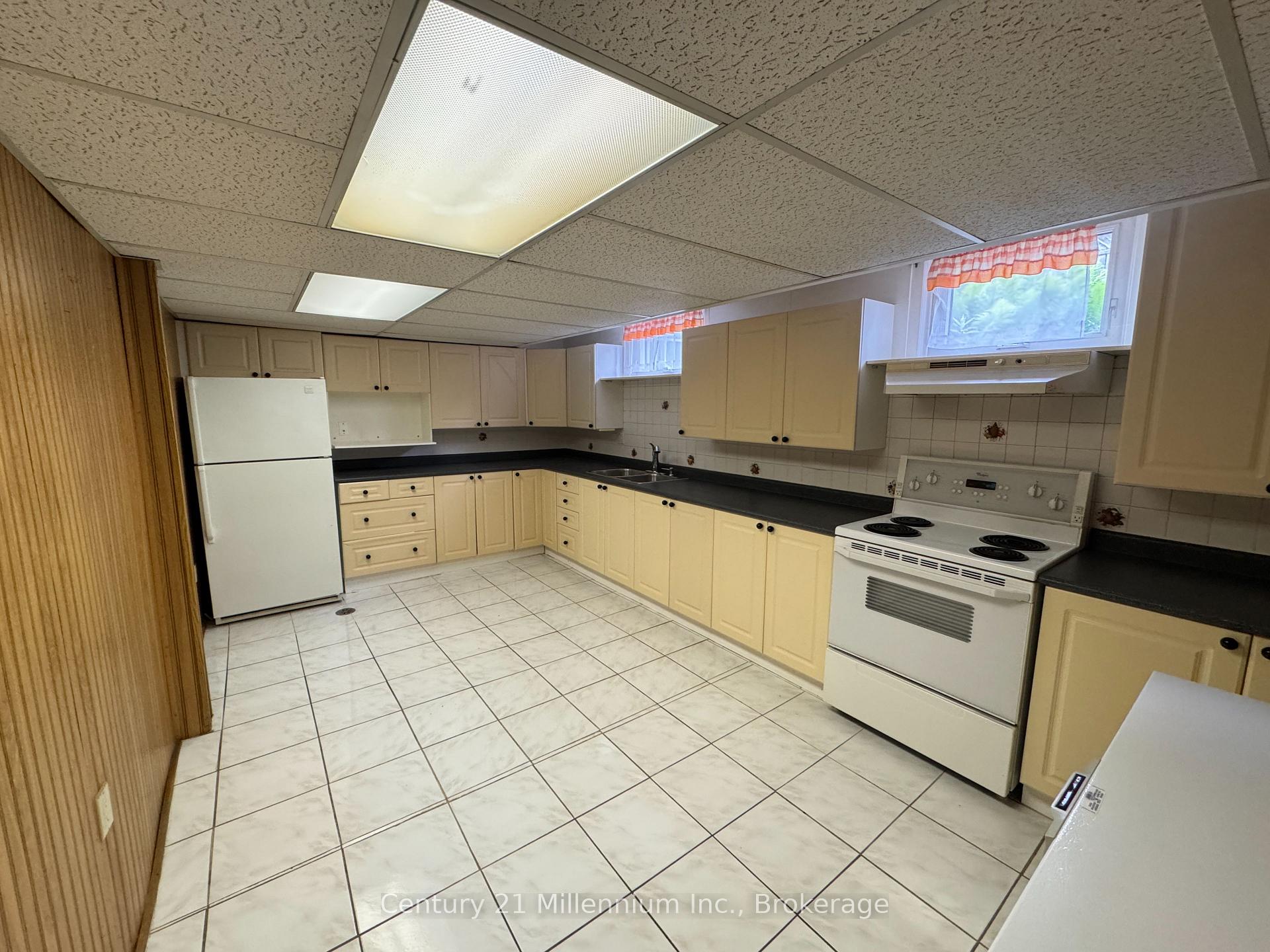 Photo 35 of 353 Chantenay Drive, Mississauga, Cooksville — HOMEH