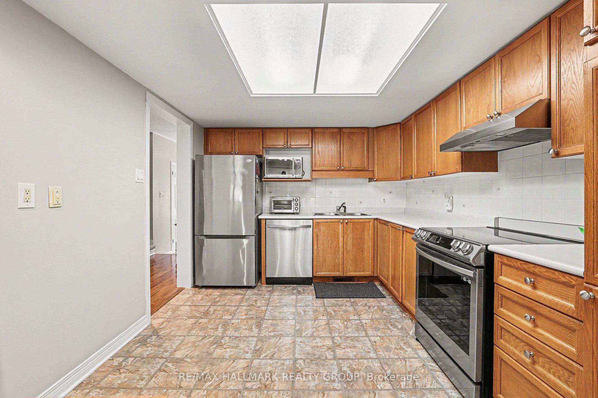 Photo 6 of 21 Nobleton Avenue, Ottawa, Hunt Club Park — HOMEH