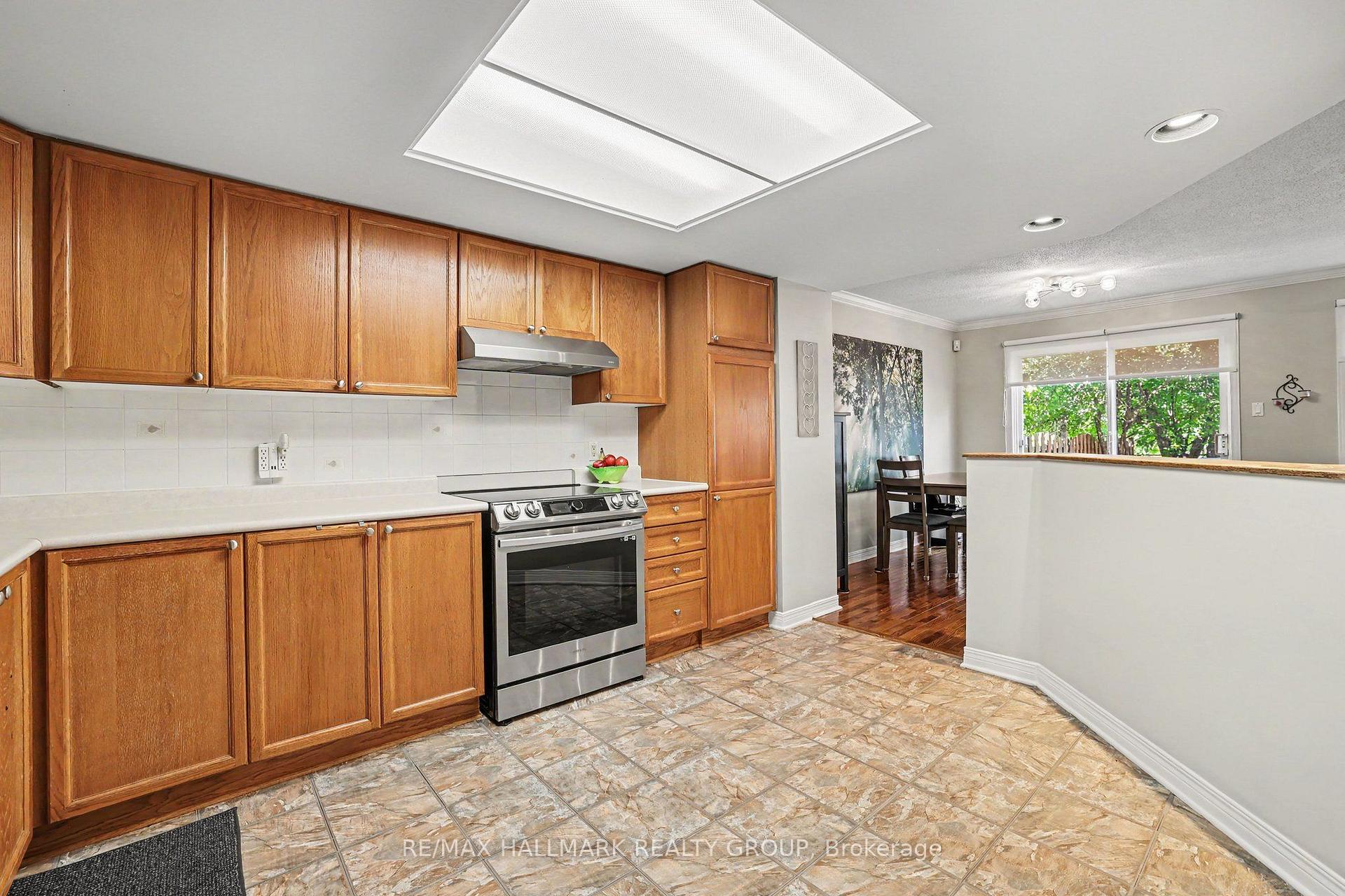 Photo 7 of 21 Nobleton Avenue, Ottawa, Hunt Club Park — HOMEH