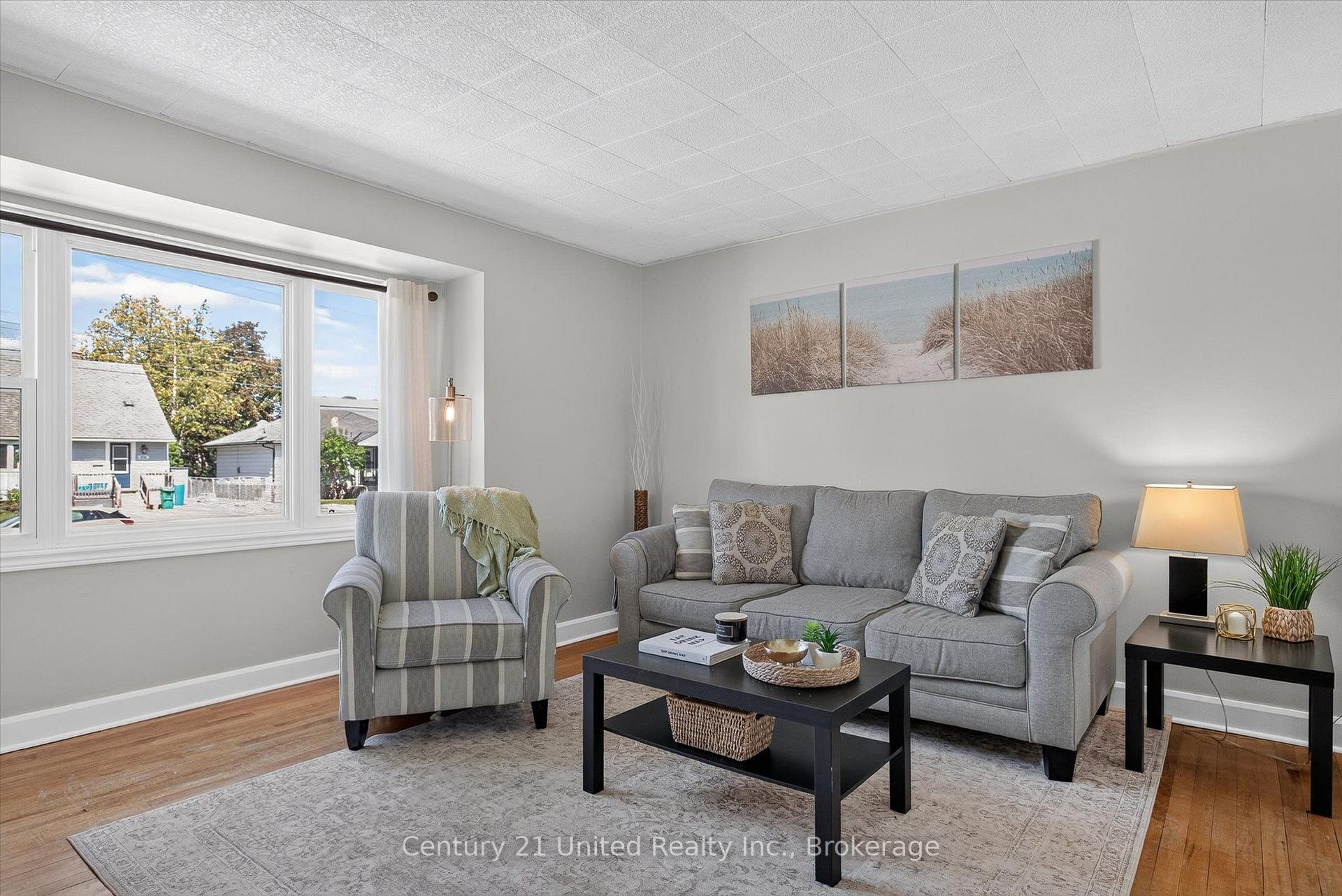 Photo 4 of 679 Hawley Street, Peterborough, Otonabee Ward 1 — HOMEH