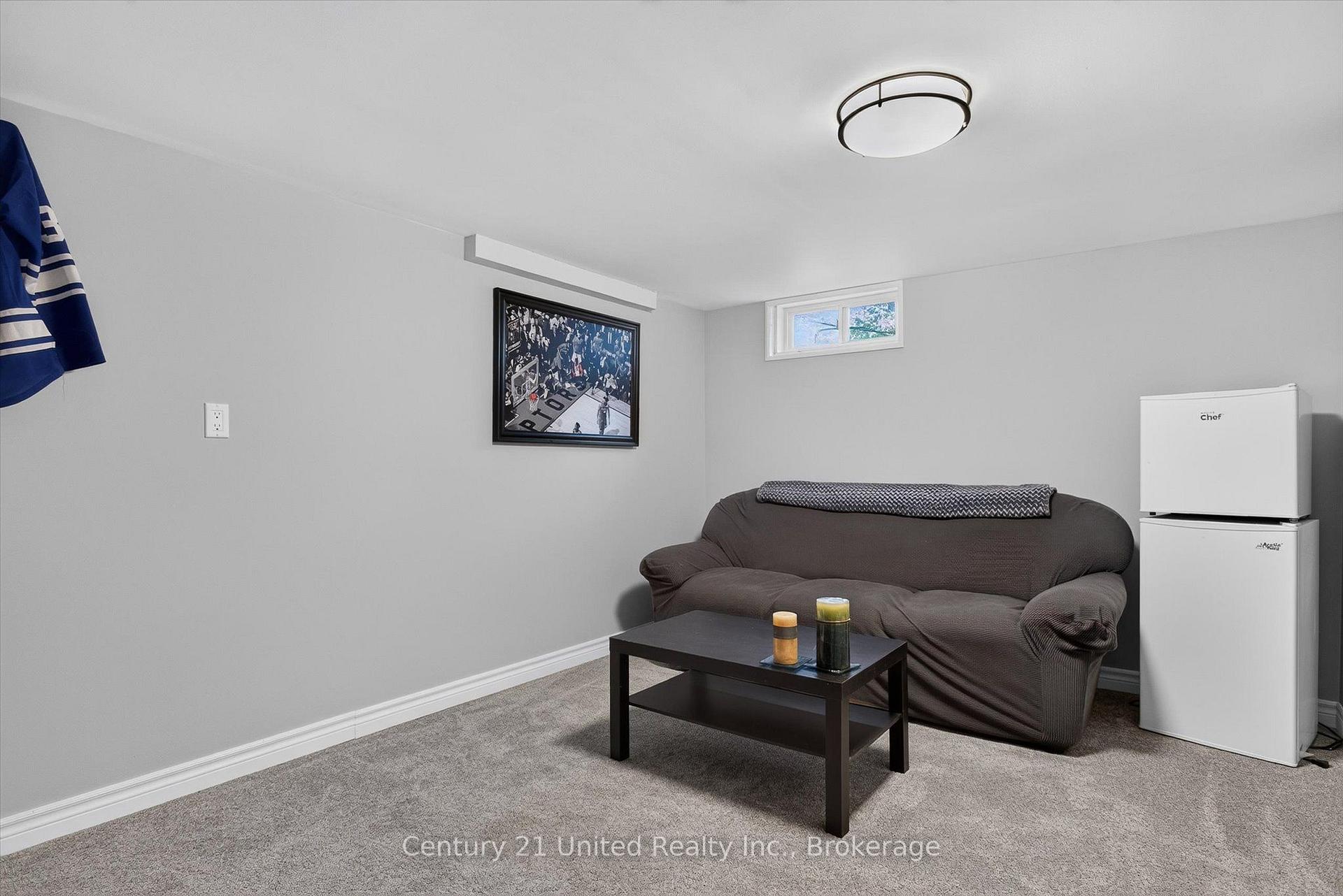 Photo 27 of 679 Hawley Street, Peterborough, Otonabee Ward 1 — HOMEH