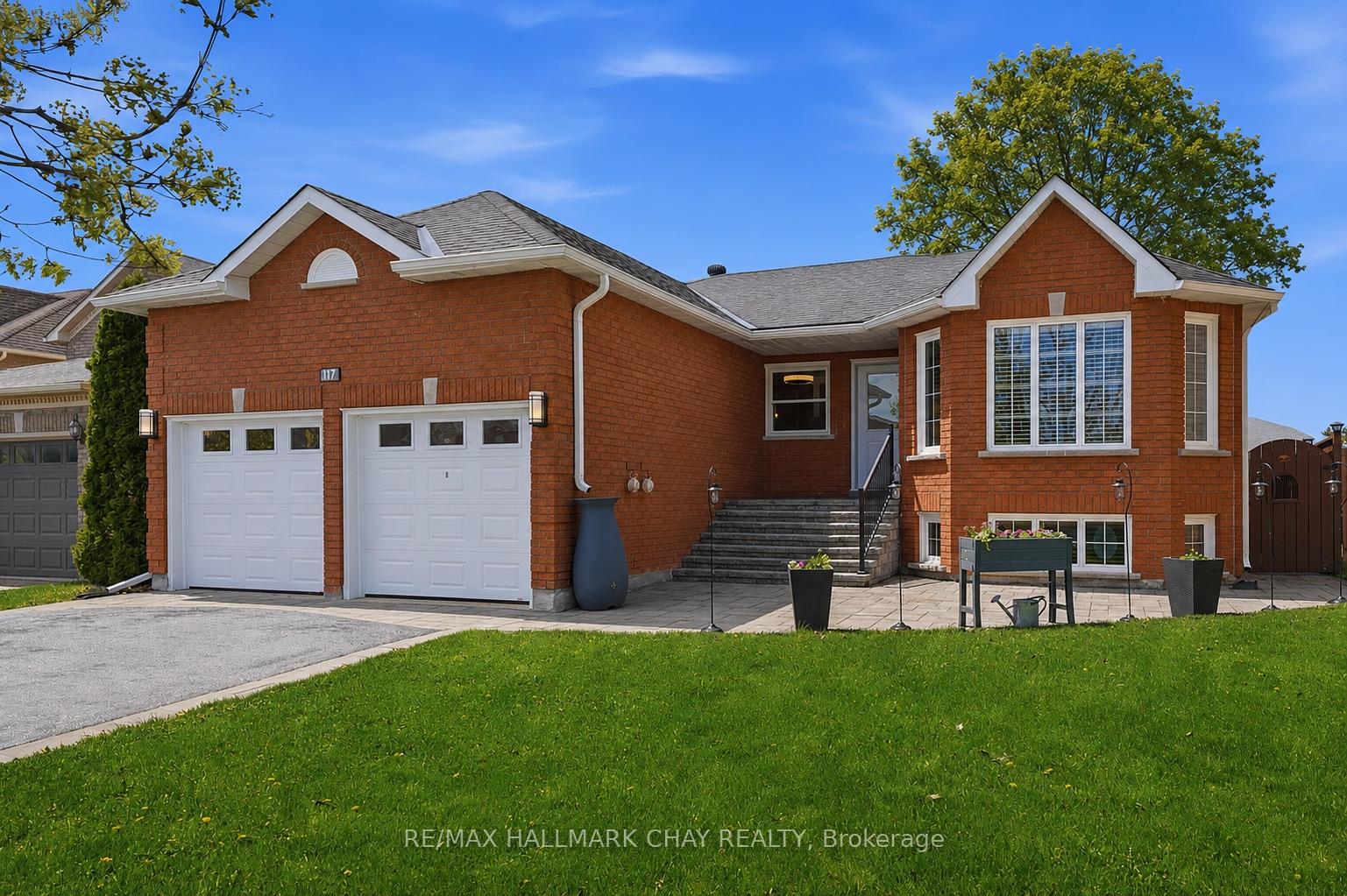Photo 2 of 117 Brown Street, Barrie, Holly — HOMEH