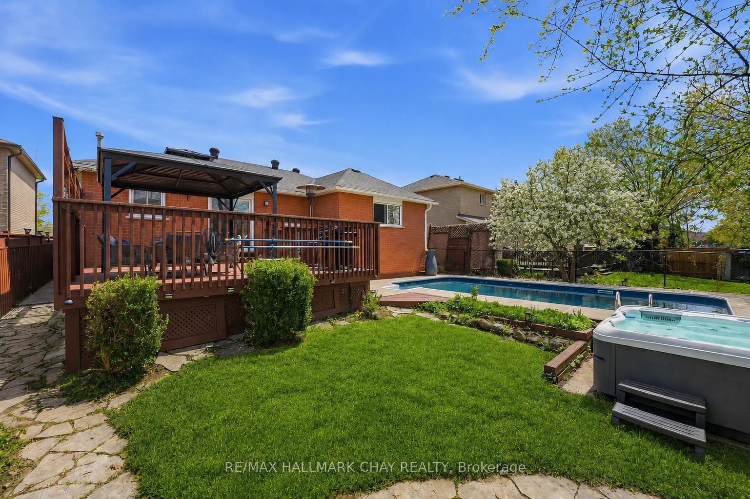 Photo 4 of 117 Brown Street, Barrie, Holly — HOMEH