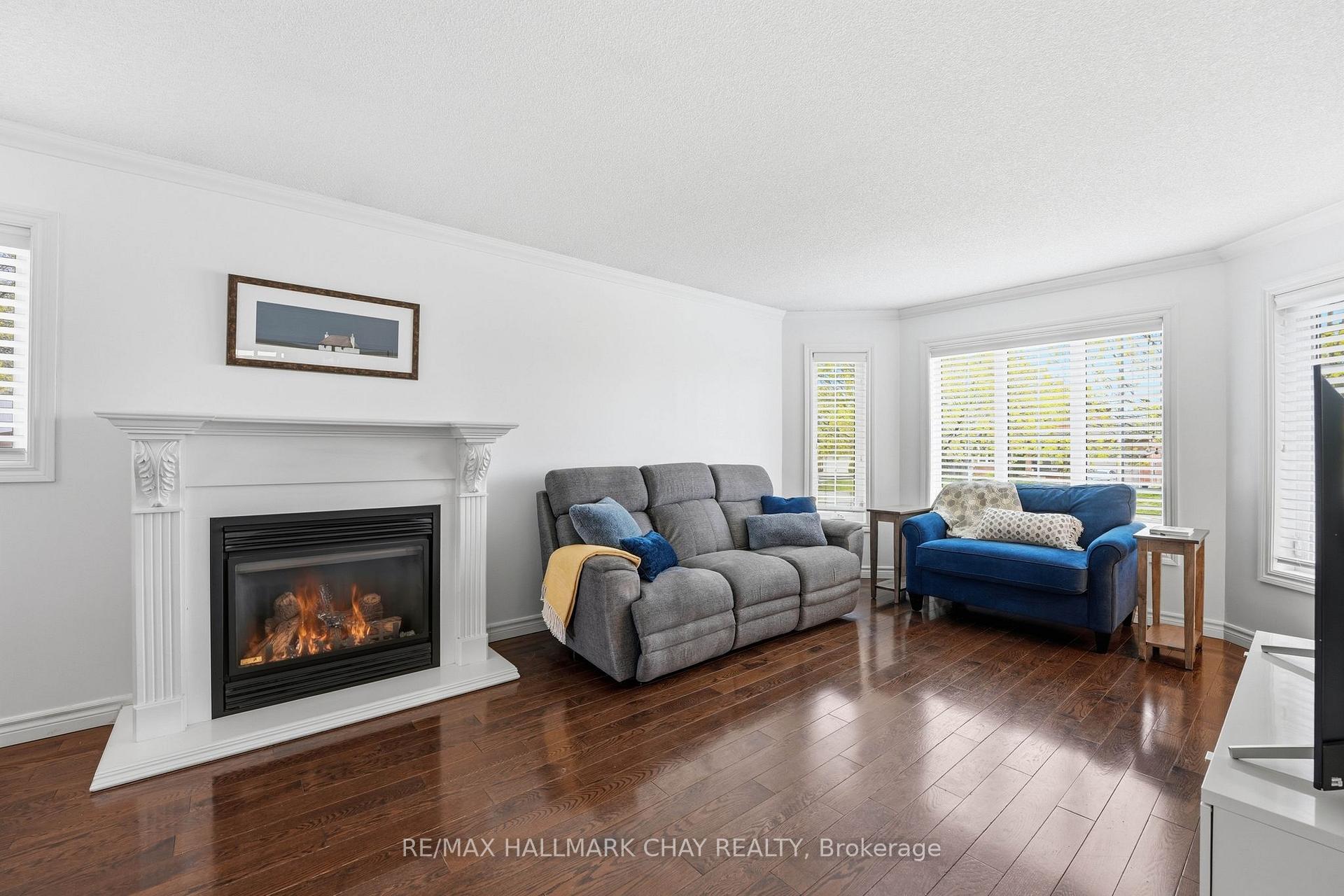 Photo 11 of 117 Brown Street, Barrie, Holly — HOMEH